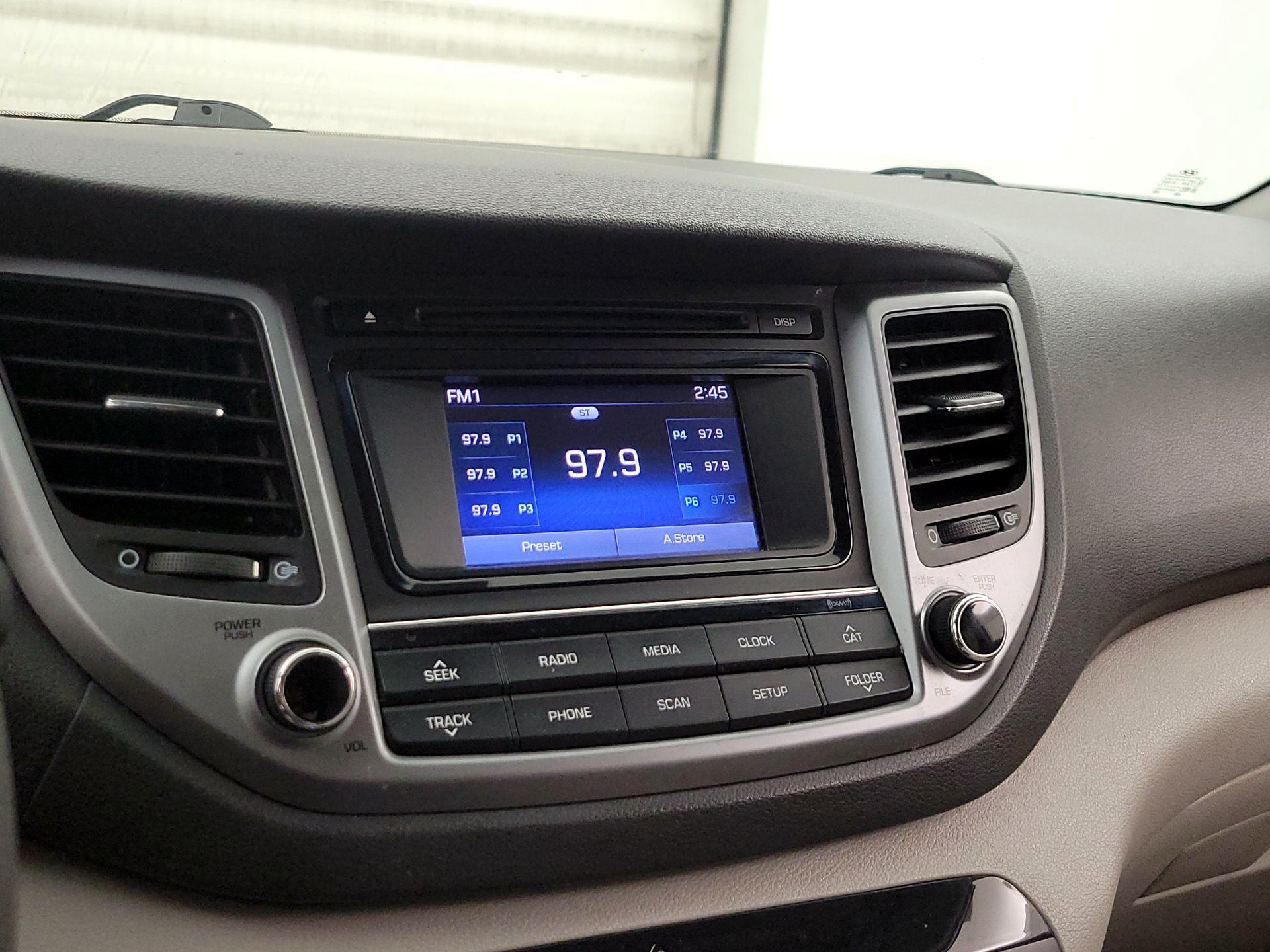 Thumbnail: 2016 Hyundai Tucson - 15