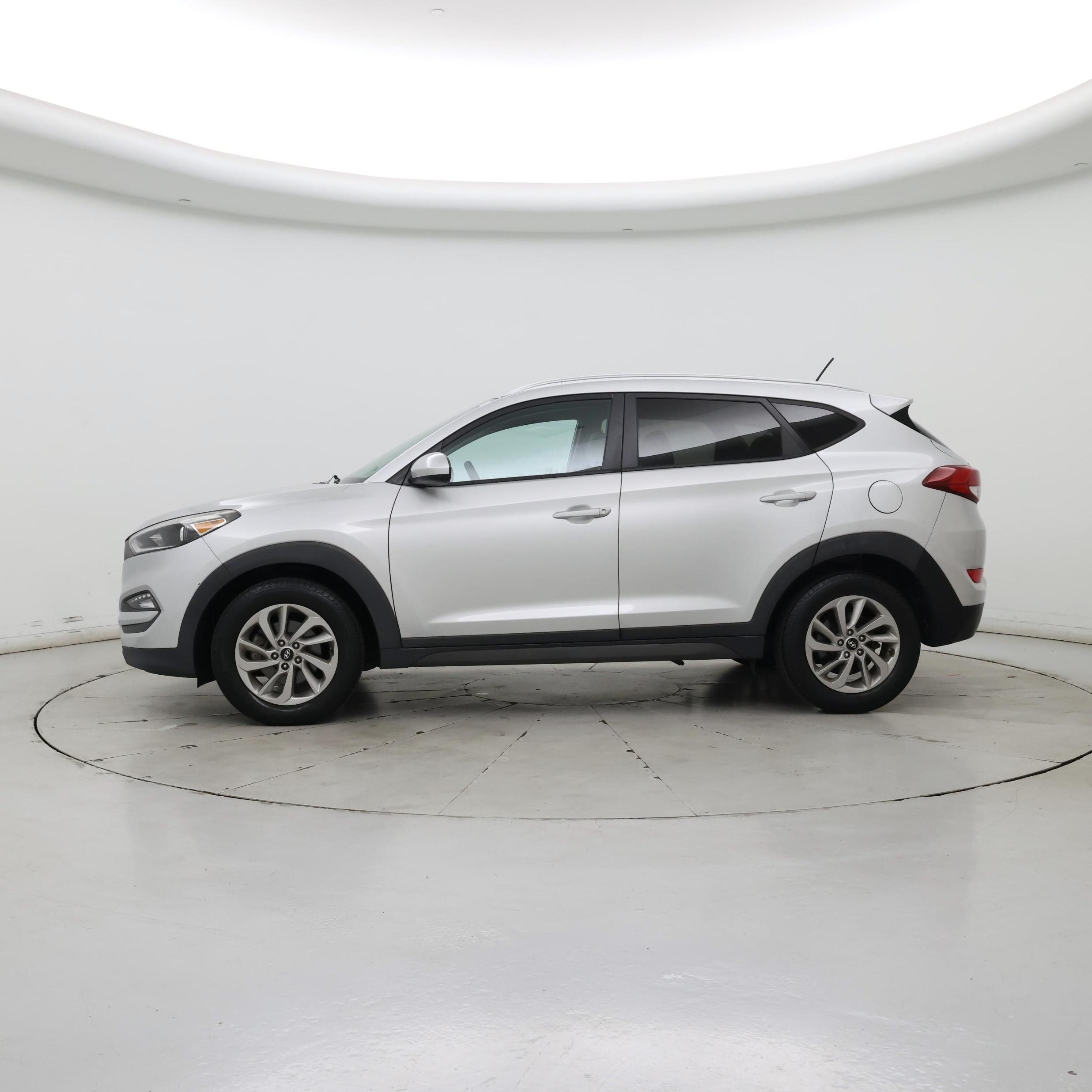 Thumbnail: 2016 Hyundai Tucson - 3