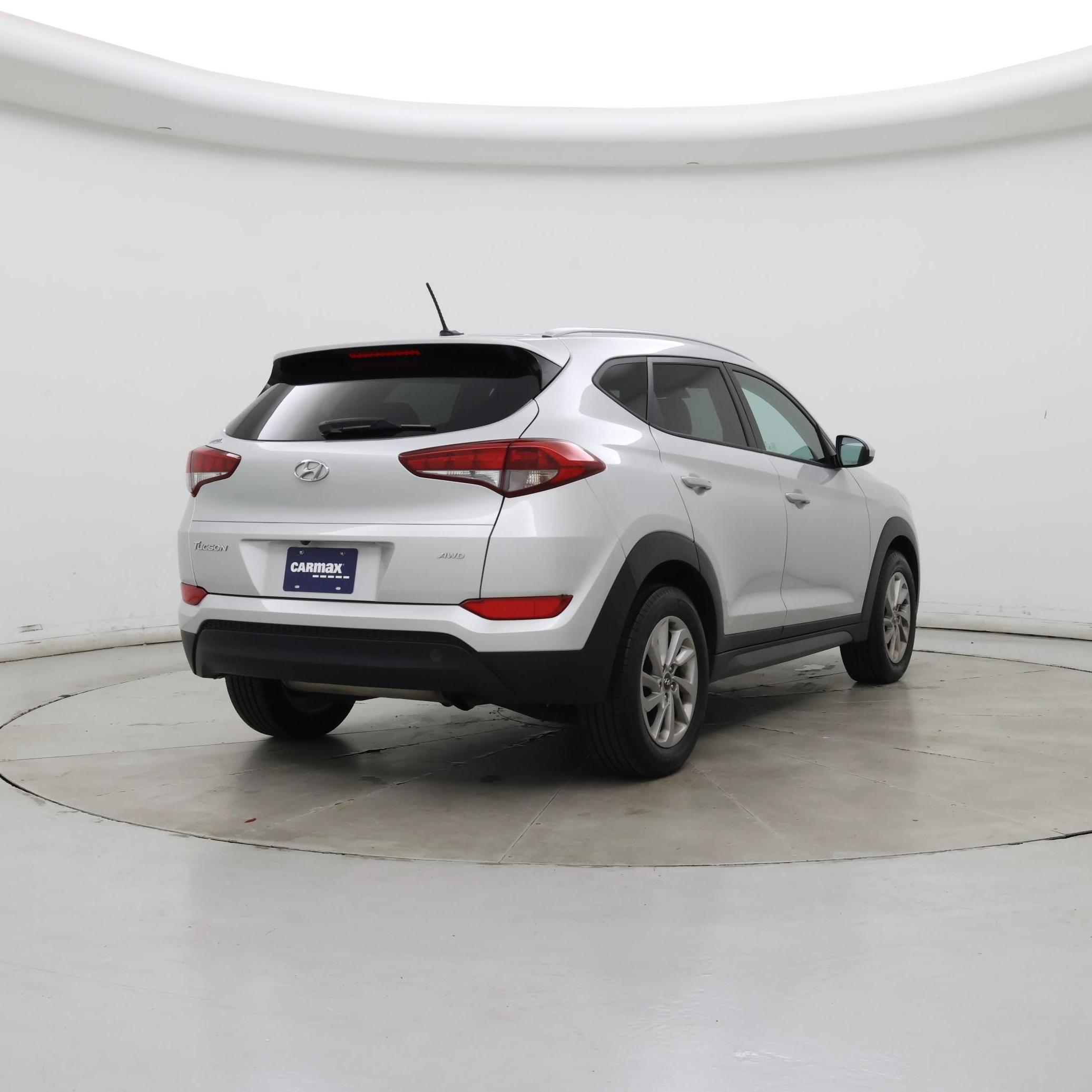 Thumbnail: 2016 Hyundai Tucson - 8