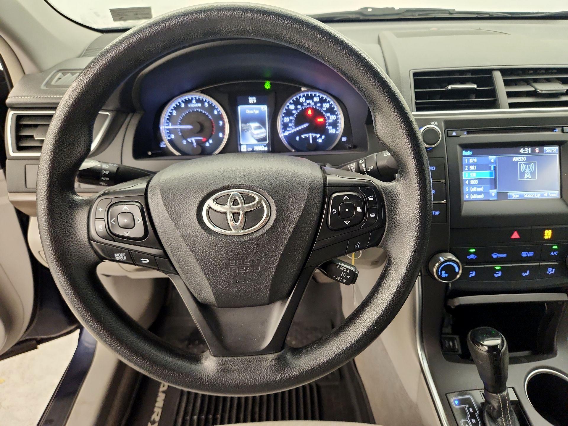 Thumbnail: 2016 Toyota Camry - 10