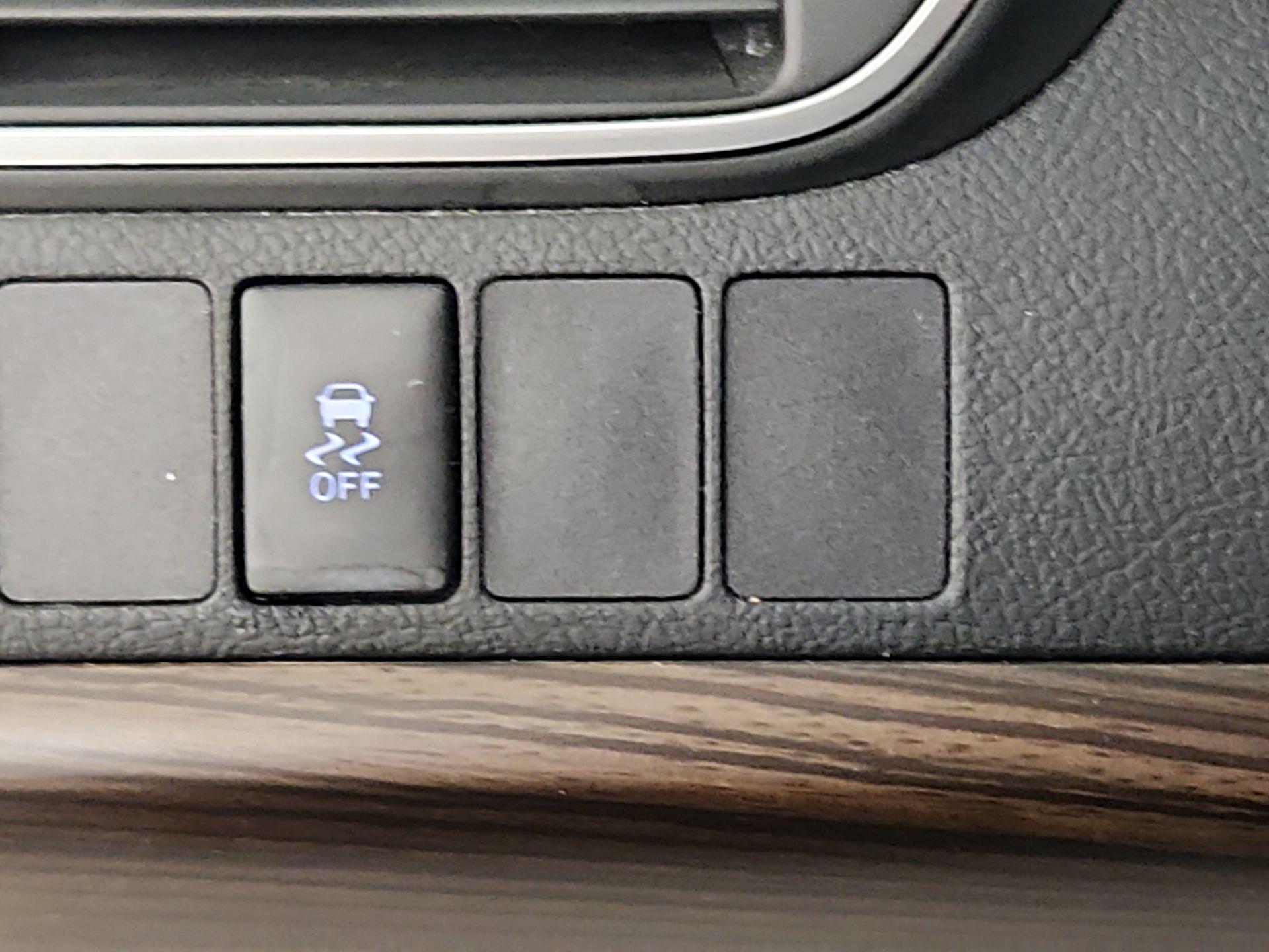 Thumbnail: 2016 Toyota Camry - 13