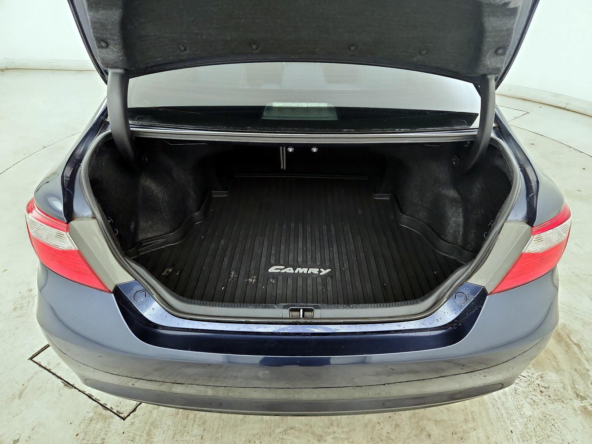 Thumbnail: 2016 Toyota Camry - 20