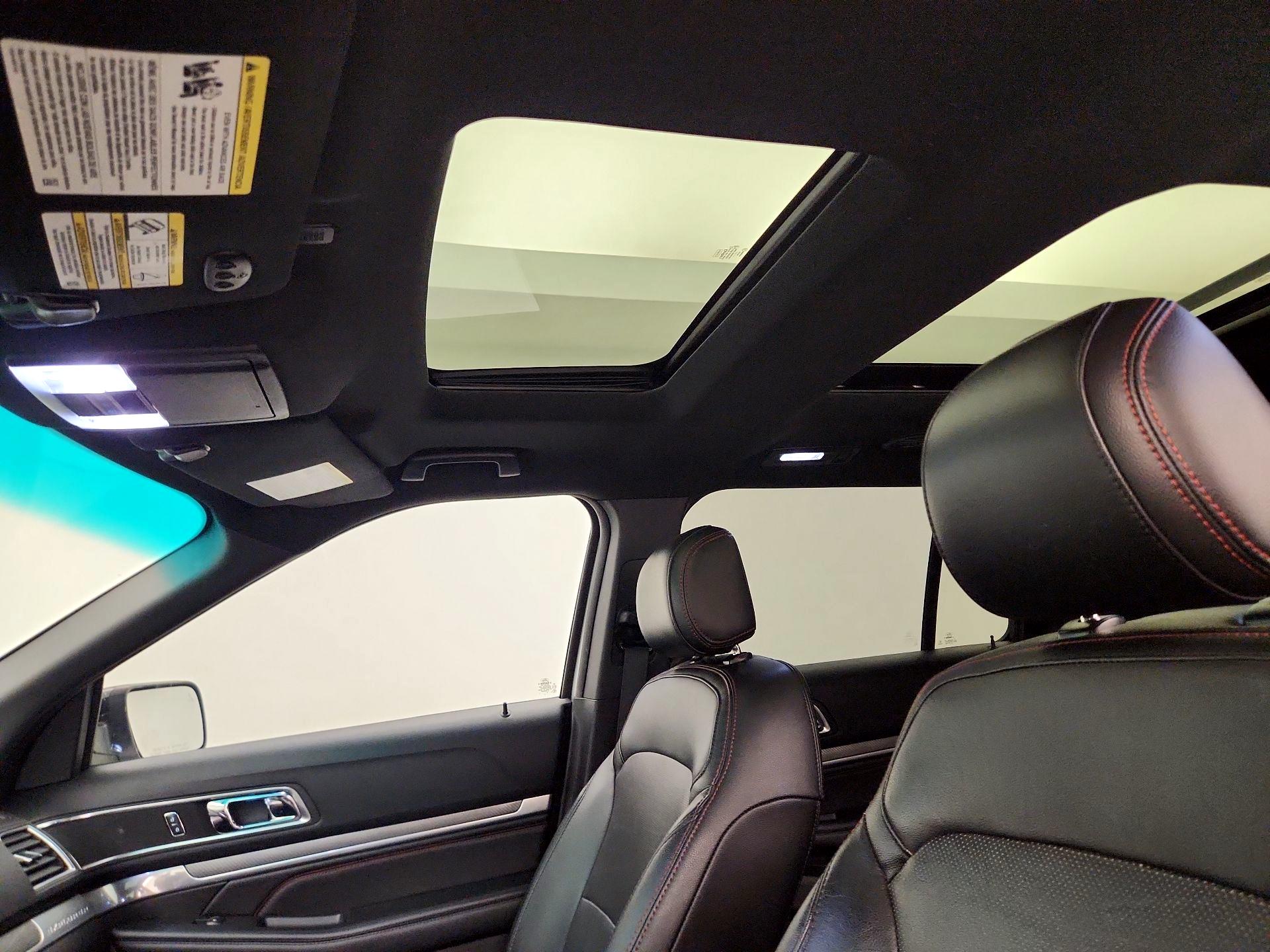 Thumbnail: 2016 Ford Explorer - 20