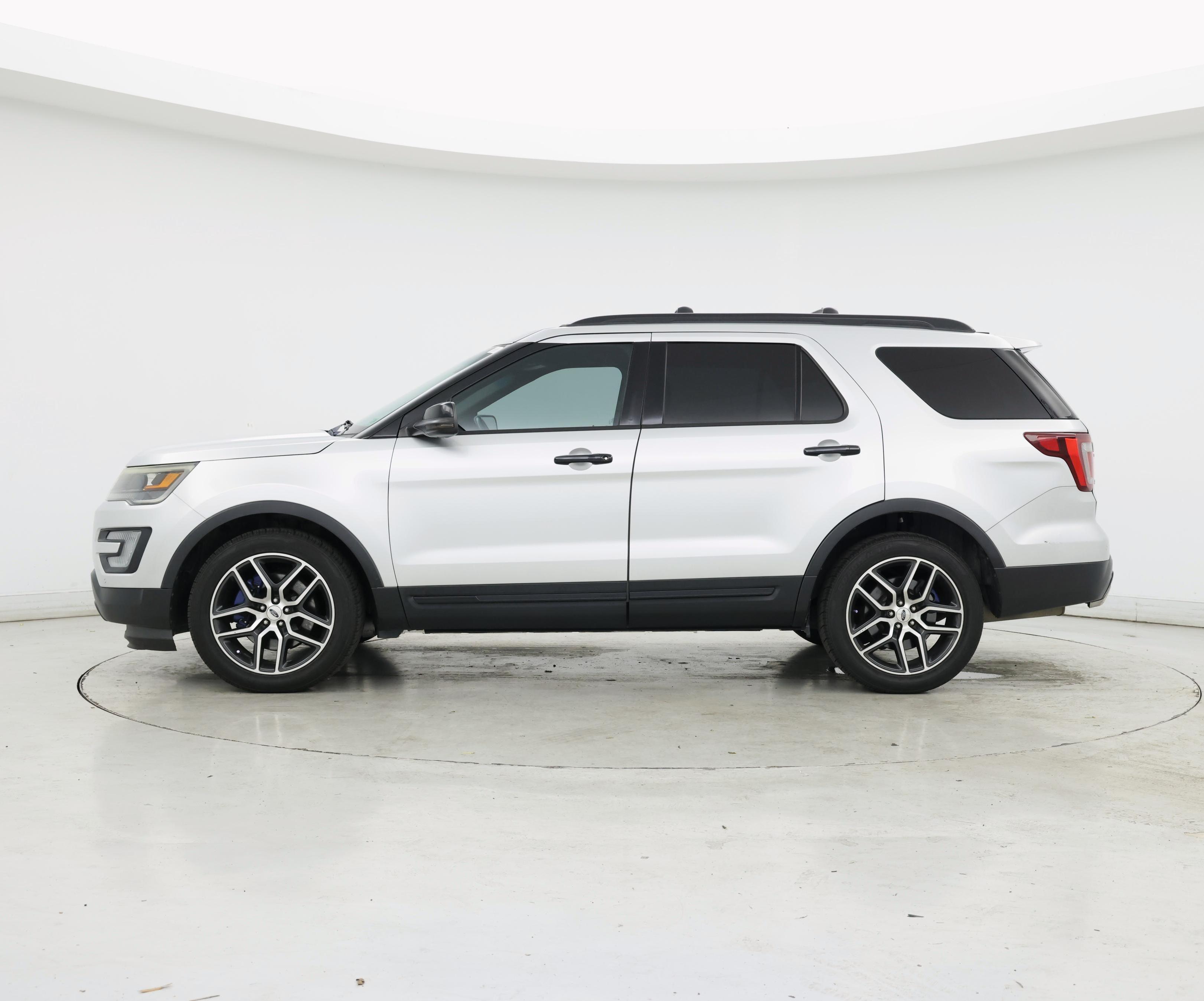 Thumbnail: 2016 Ford Explorer - 3