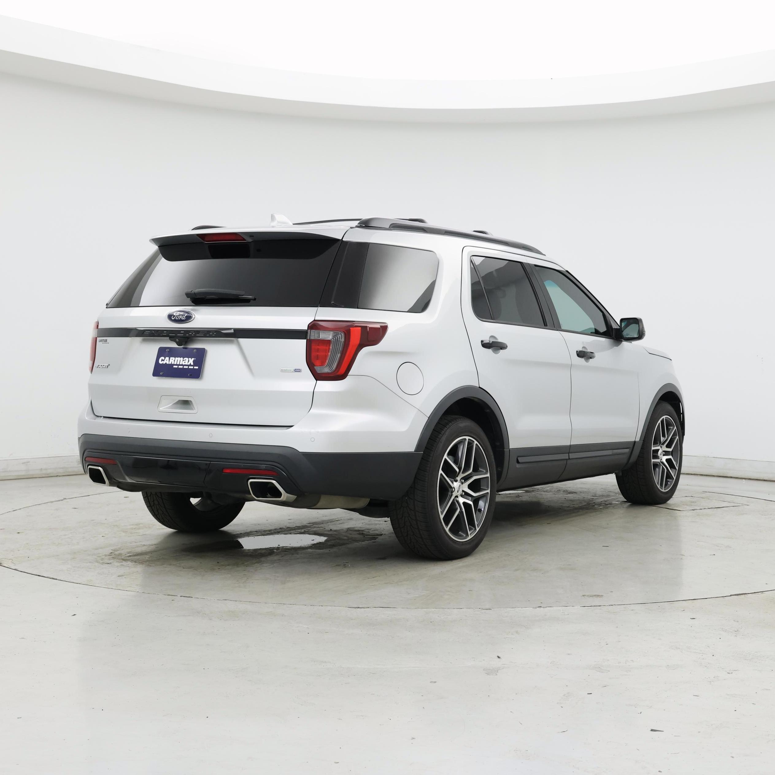 Thumbnail: 2016 Ford Explorer - 8