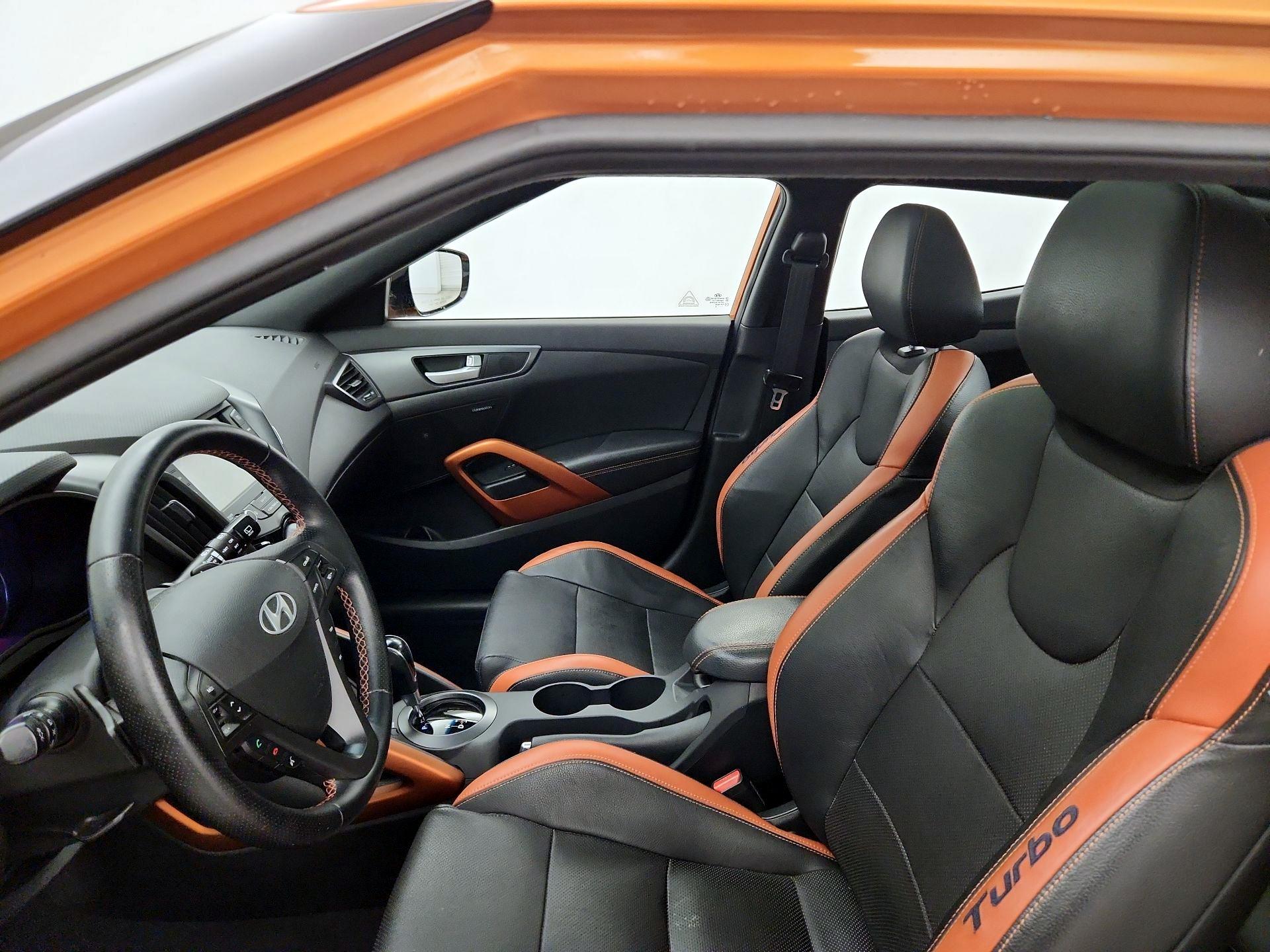 Thumbnail: 2016 Hyundai Veloster - 11
