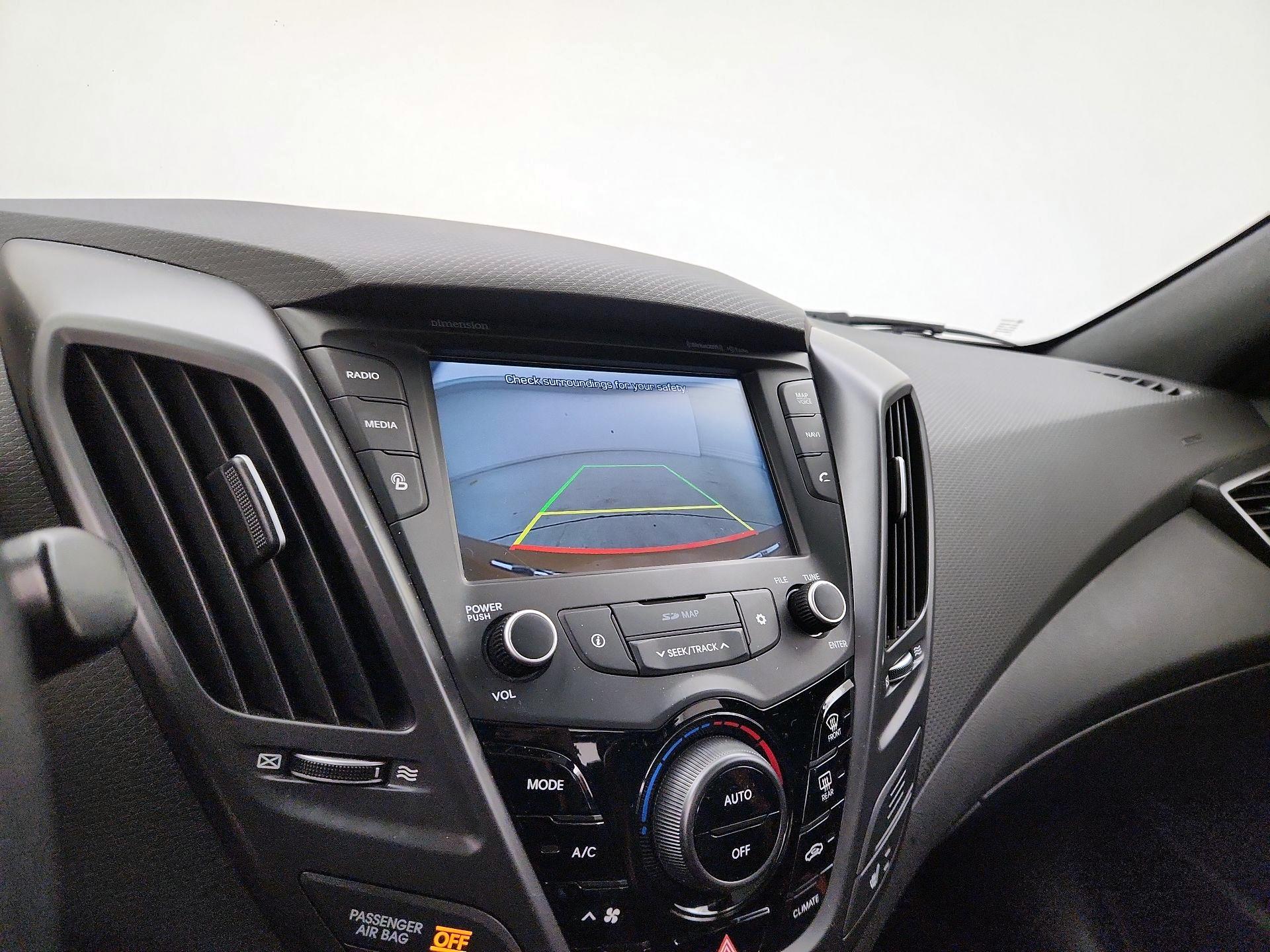 Thumbnail: 2016 Hyundai Veloster - 15