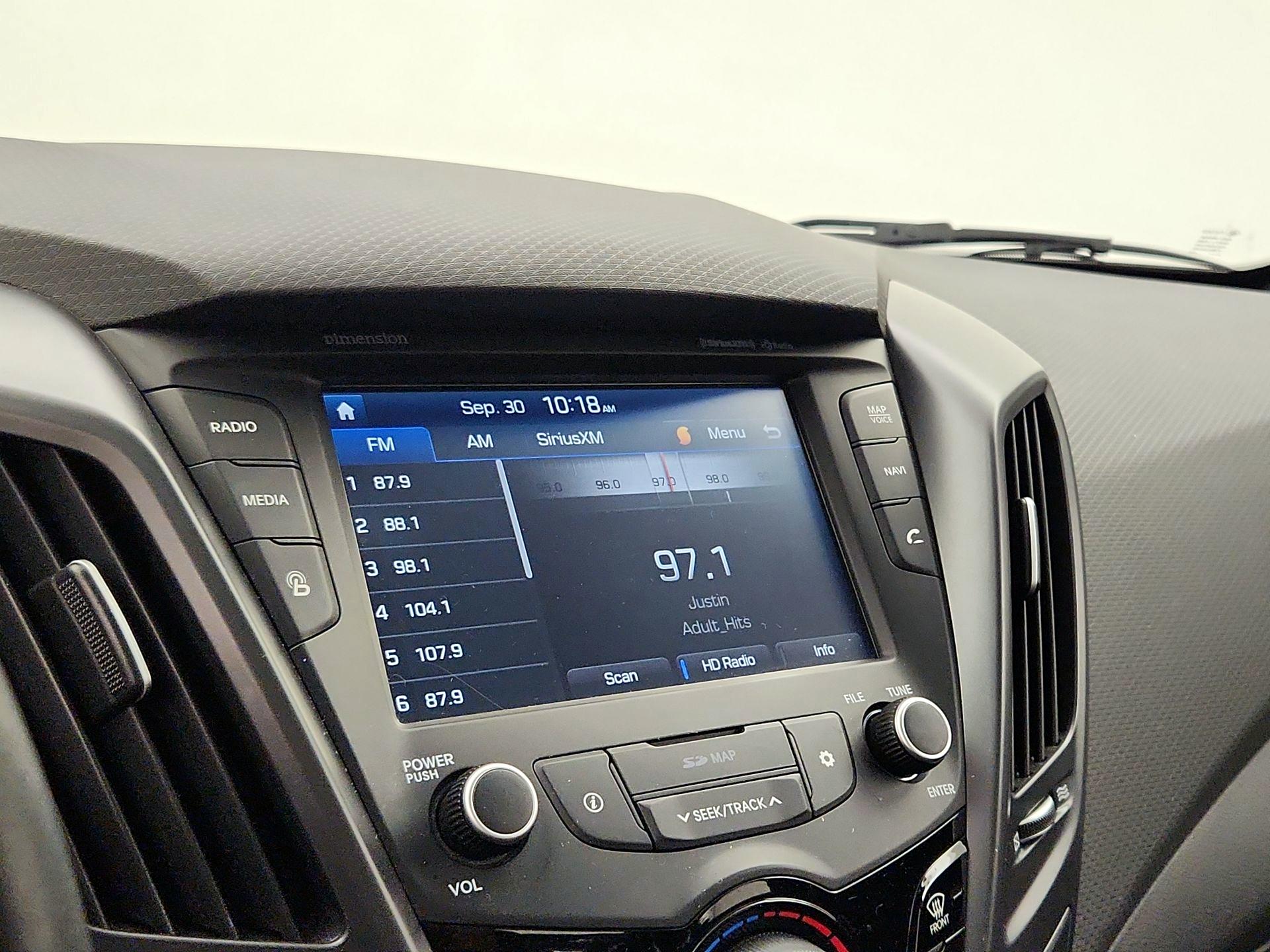 Thumbnail: 2016 Hyundai Veloster - 16