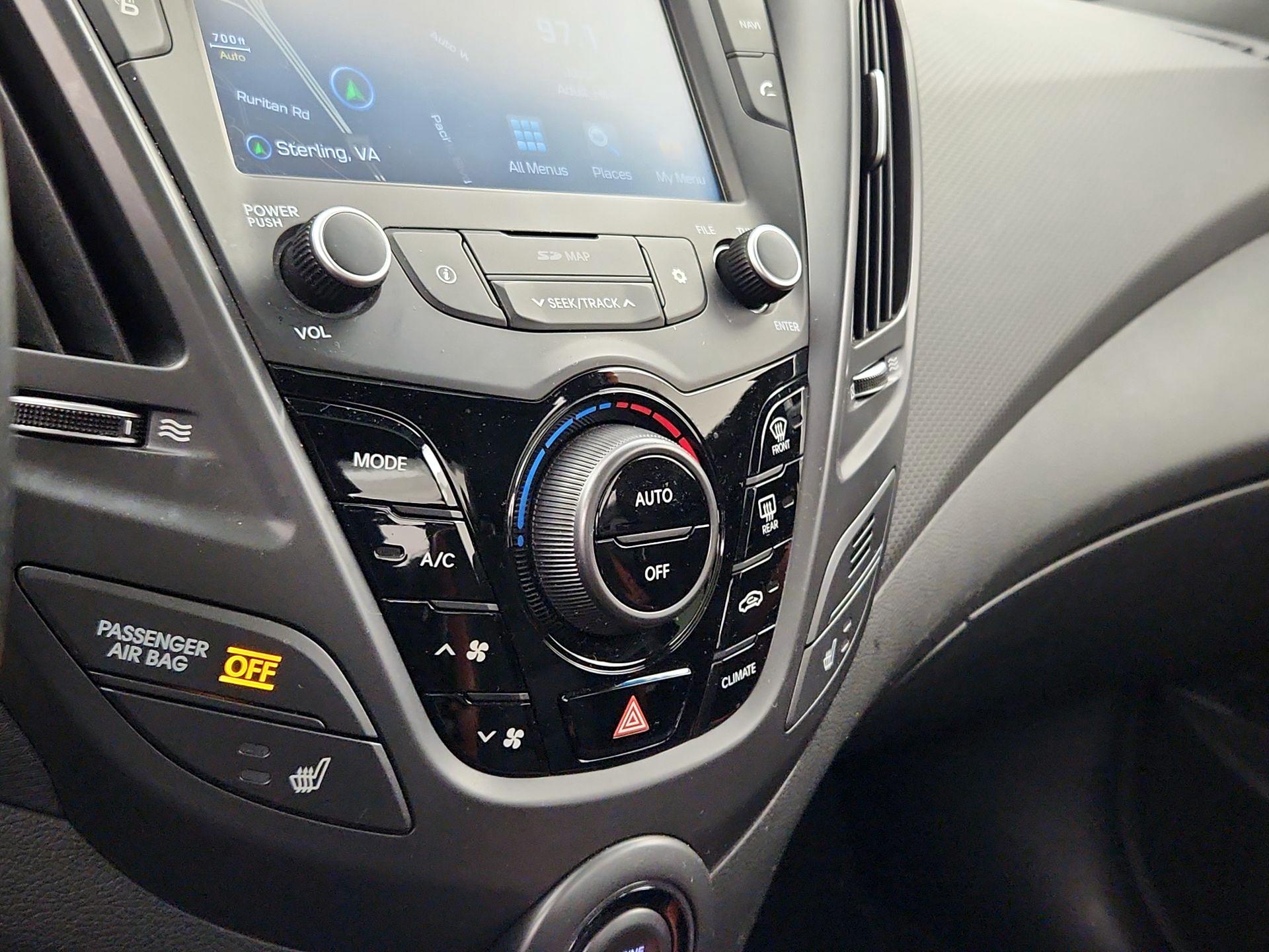 Thumbnail: 2016 Hyundai Veloster - 17