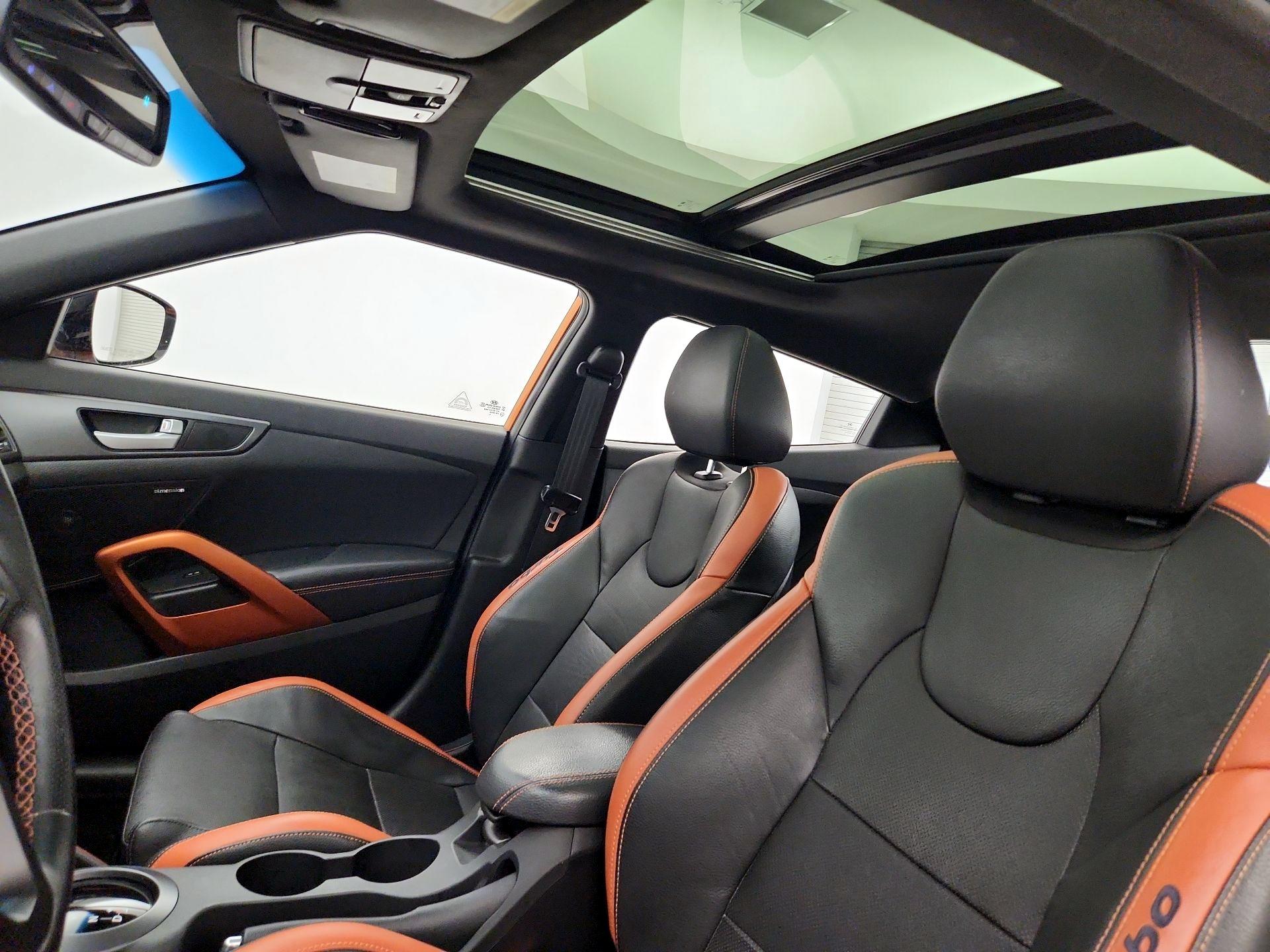 Thumbnail: 2016 Hyundai Veloster - 20