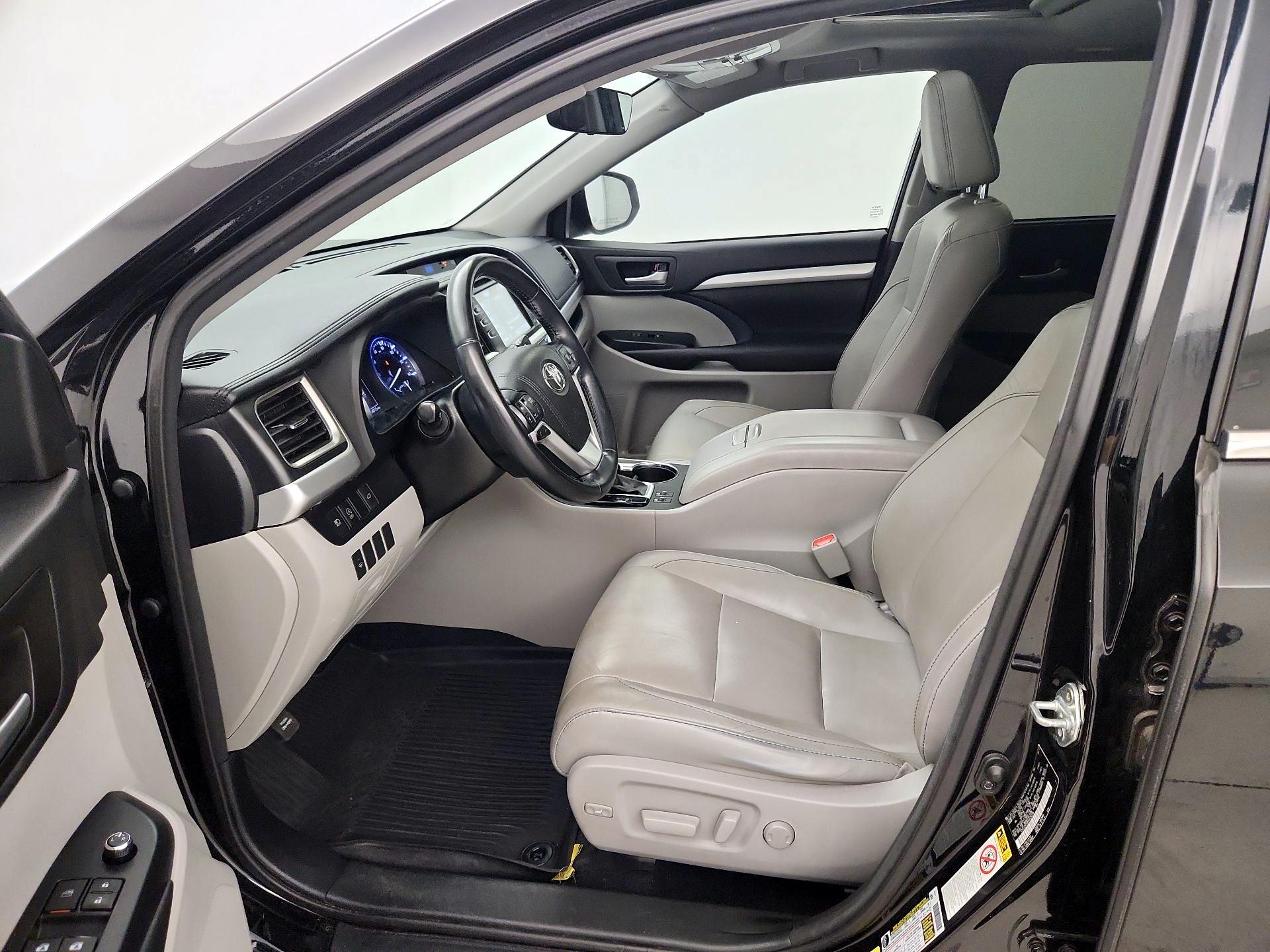 Thumbnail: 2017 Toyota Highlander - 11