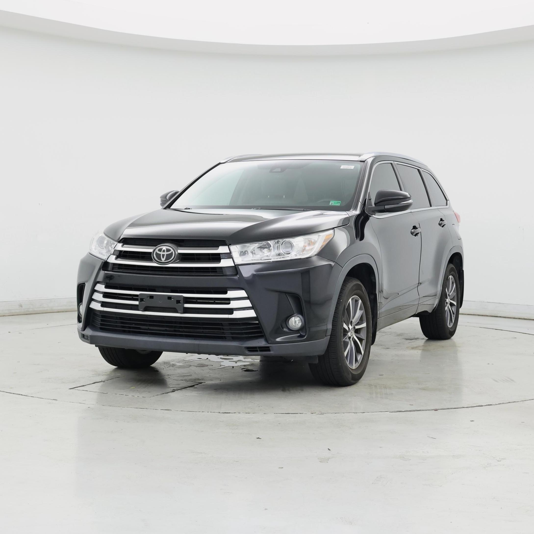 Thumbnail: 2017 Toyota Highlander - 4