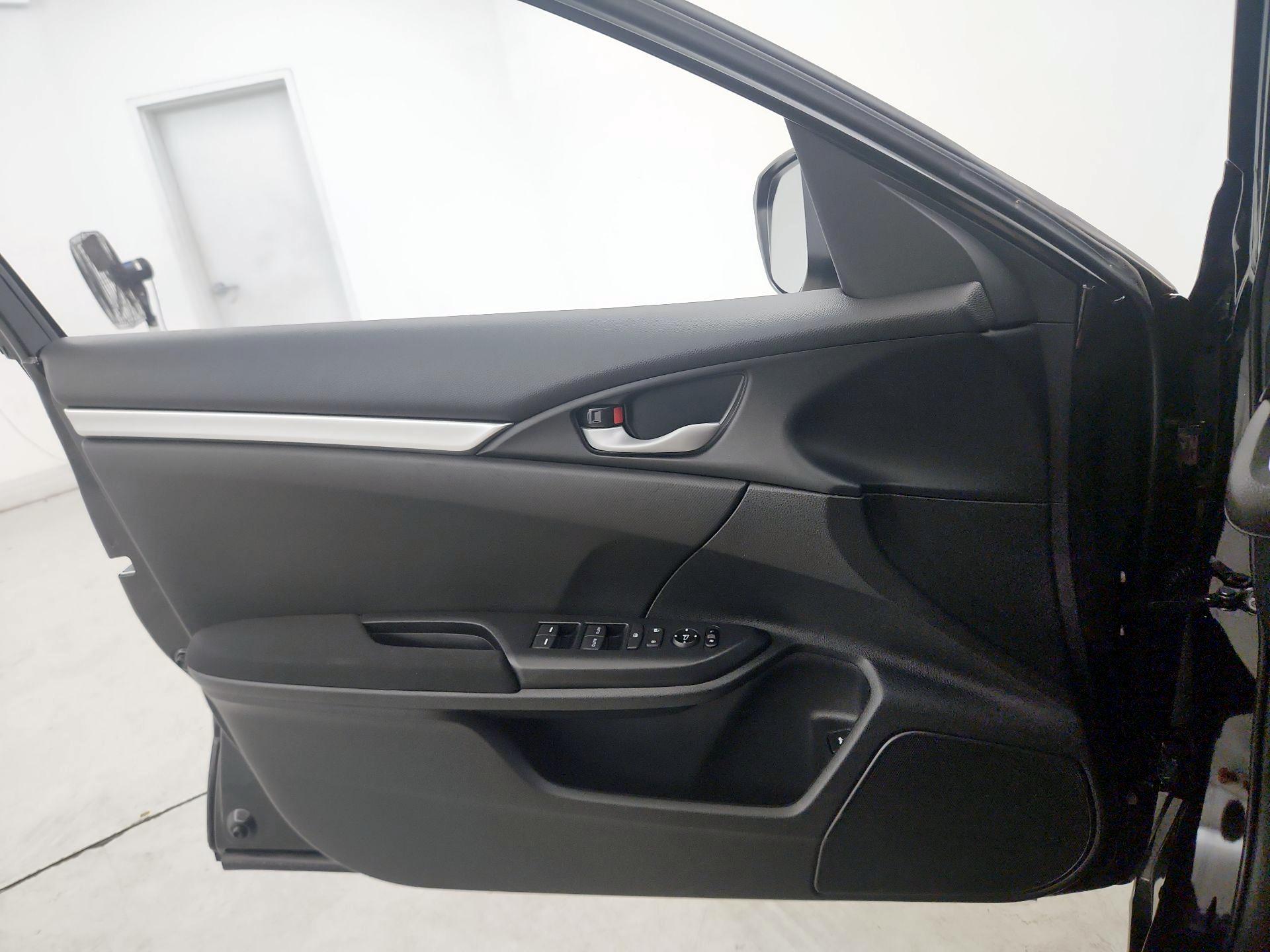 Thumbnail: 2019 Honda Civic - 12