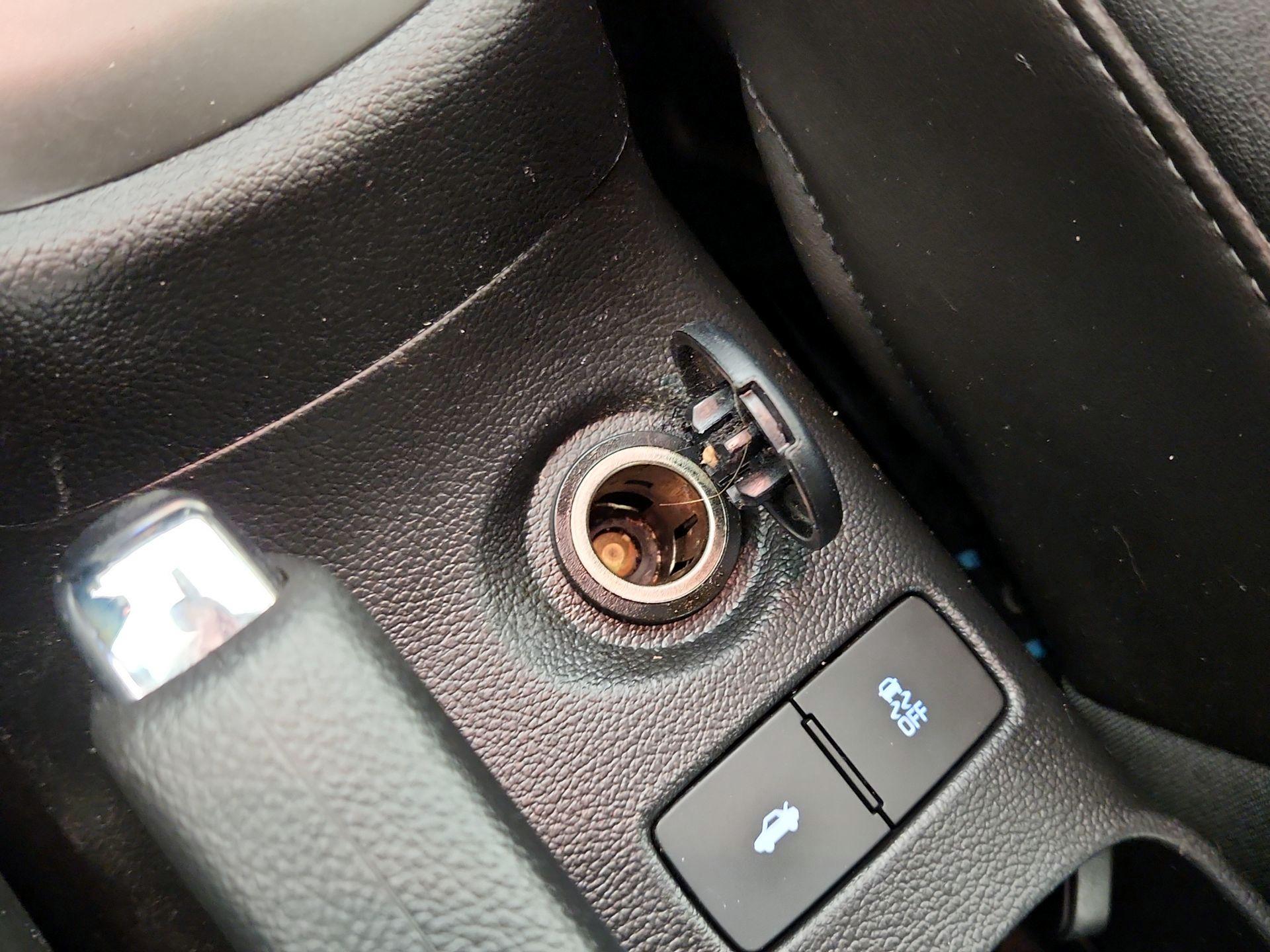 Thumbnail: 2016 Chevrolet Sonic - 19