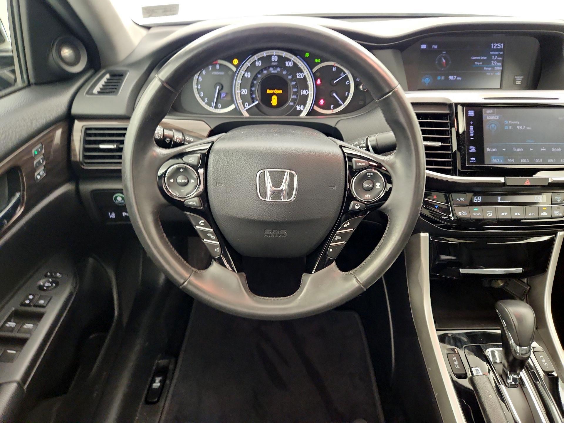 Thumbnail: 2017 Honda Accord - 10