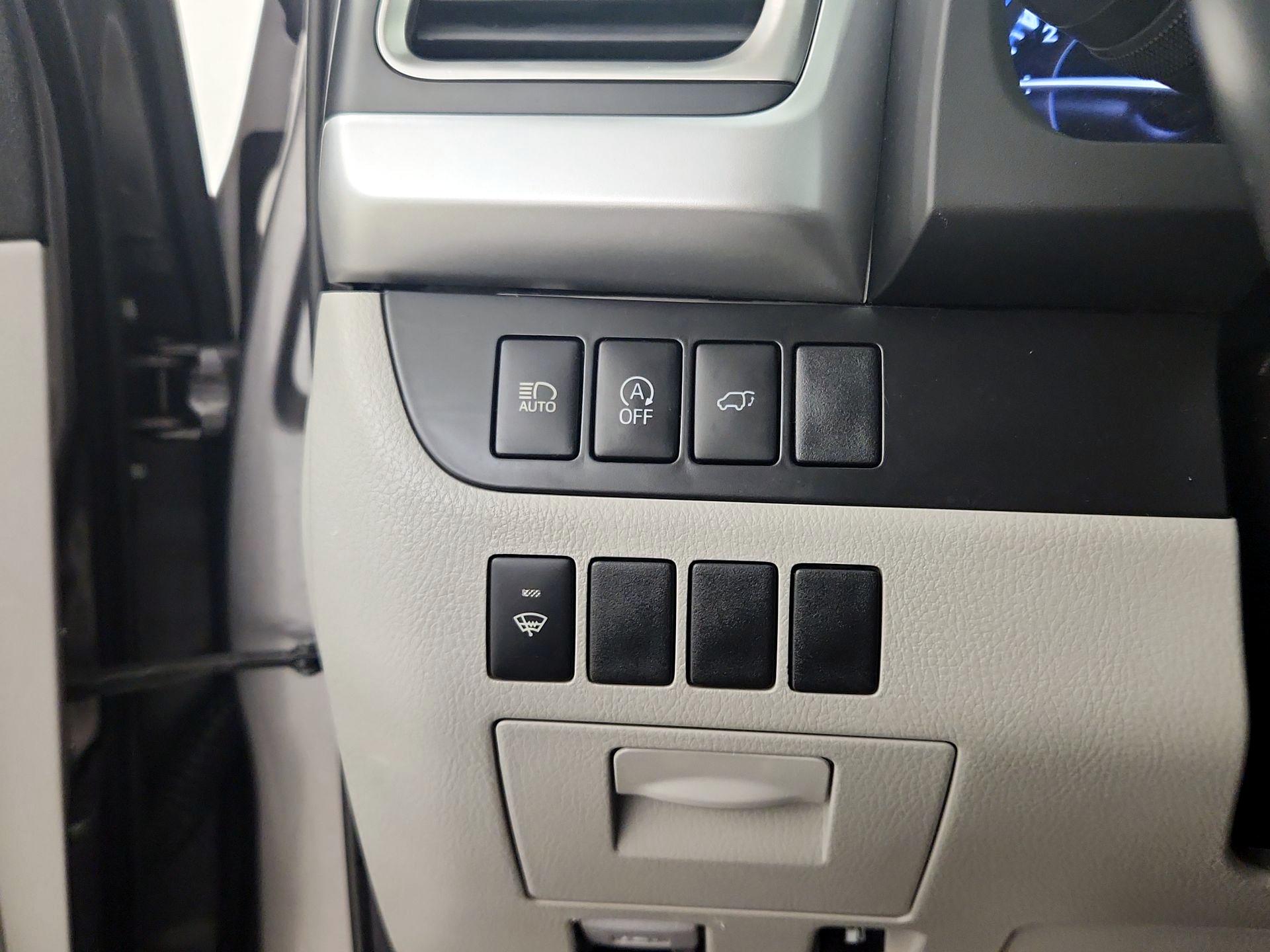 Thumbnail: 2018 Toyota Highlander - 13