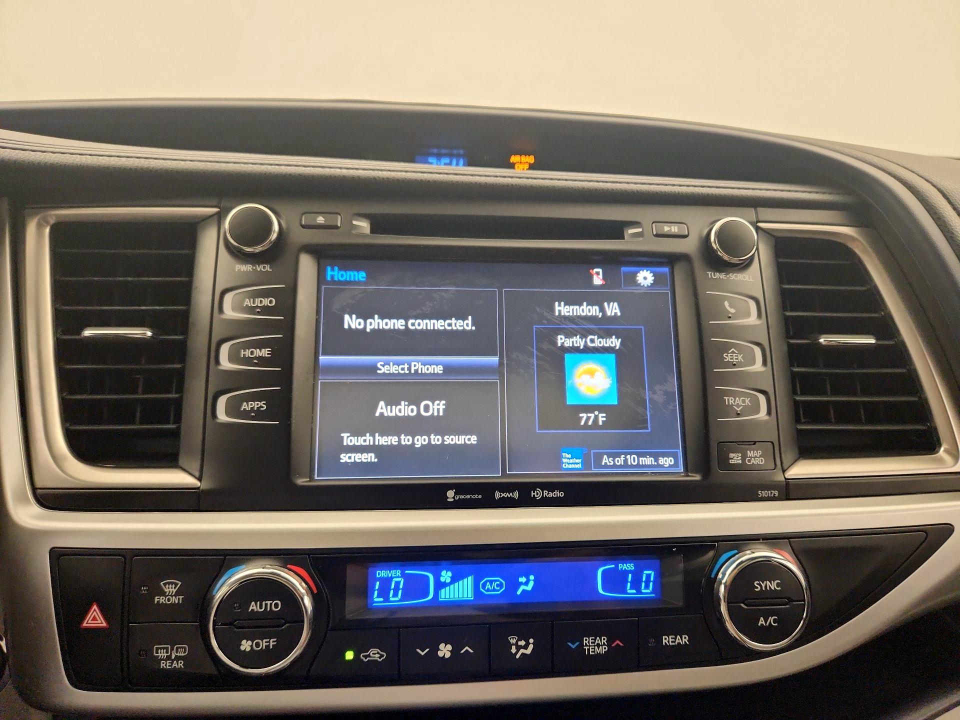Thumbnail: 2018 Toyota Highlander - 16