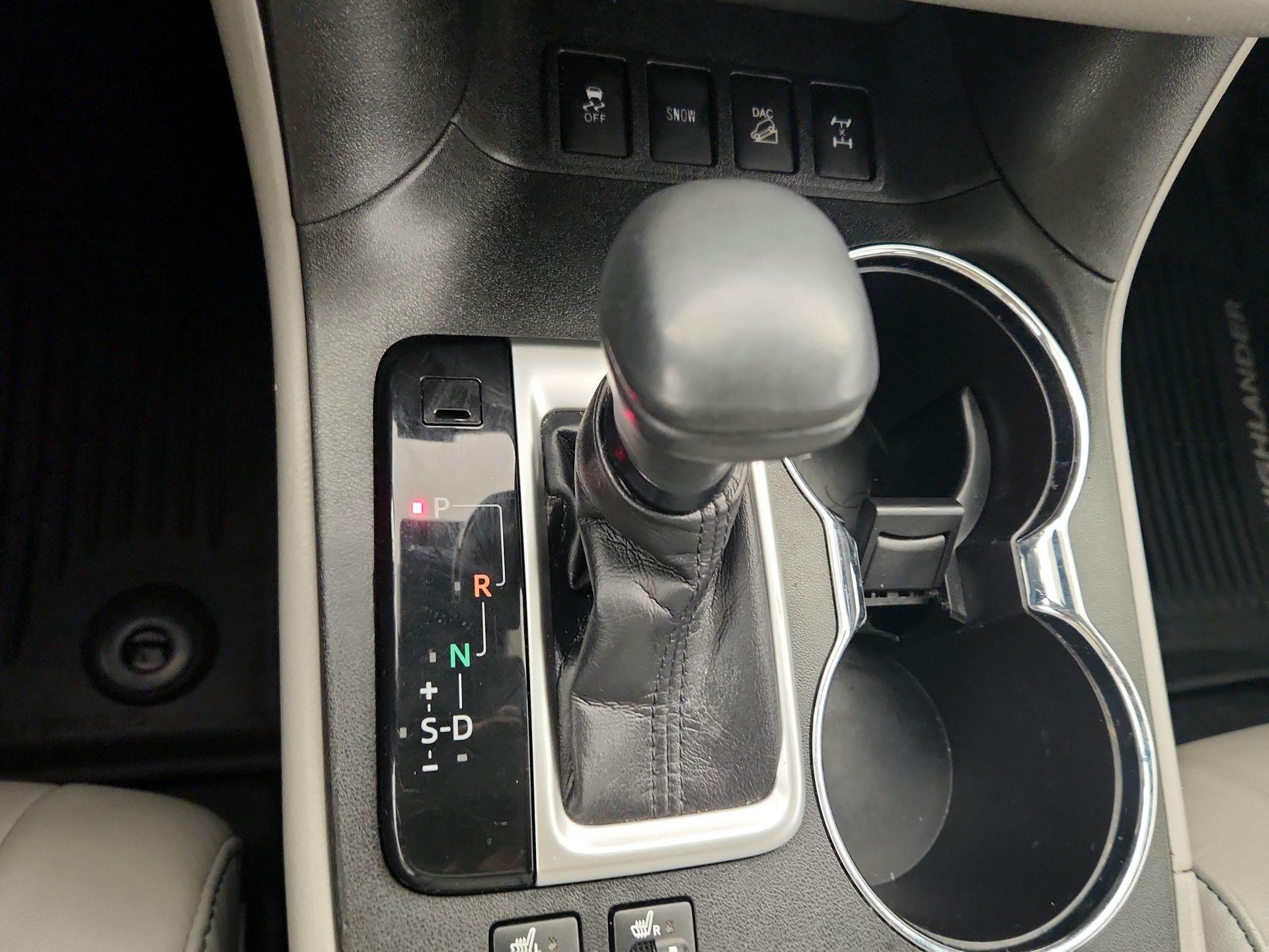Thumbnail: 2018 Toyota Highlander - 18