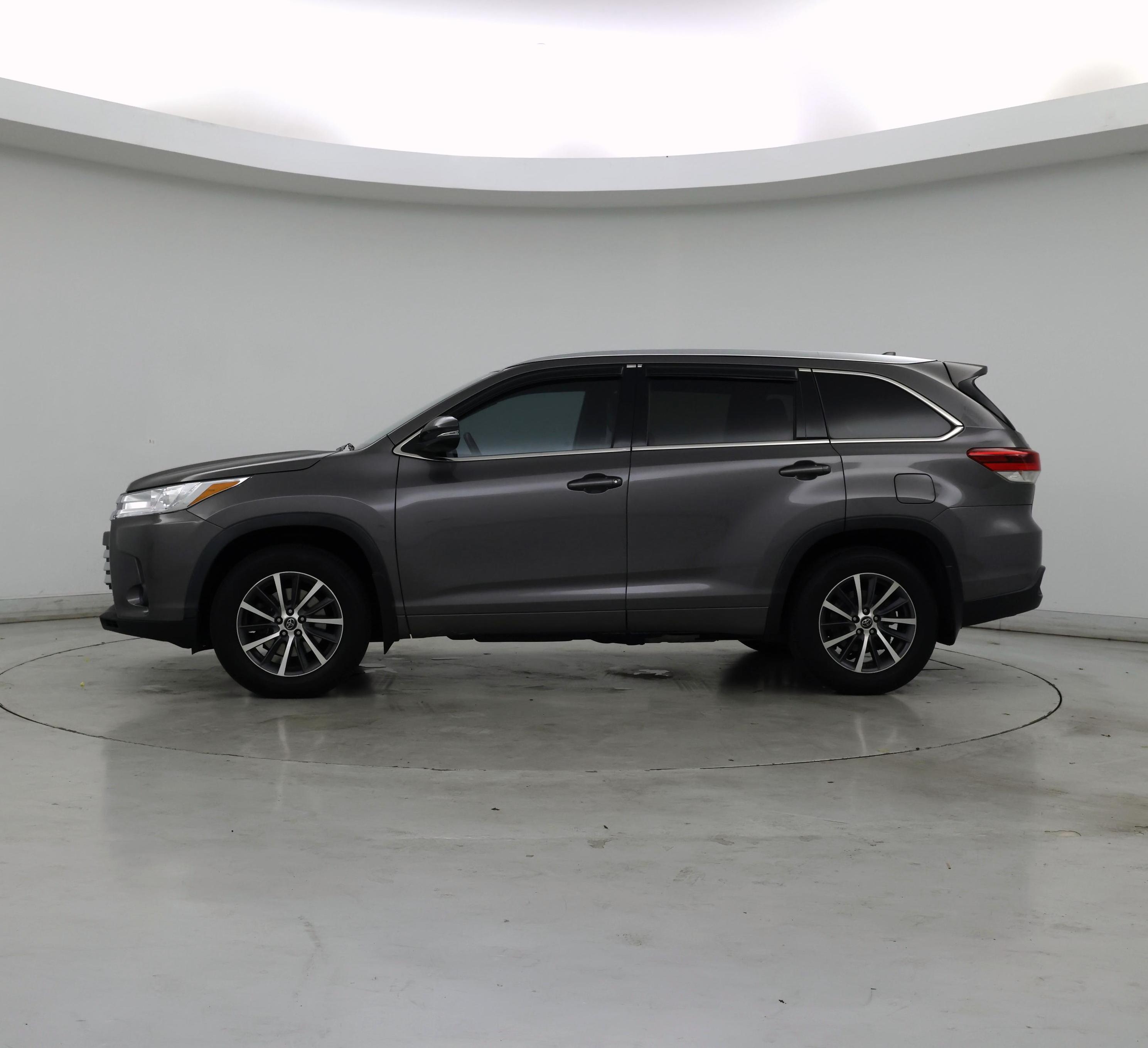 Thumbnail: 2018 Toyota Highlander - 3