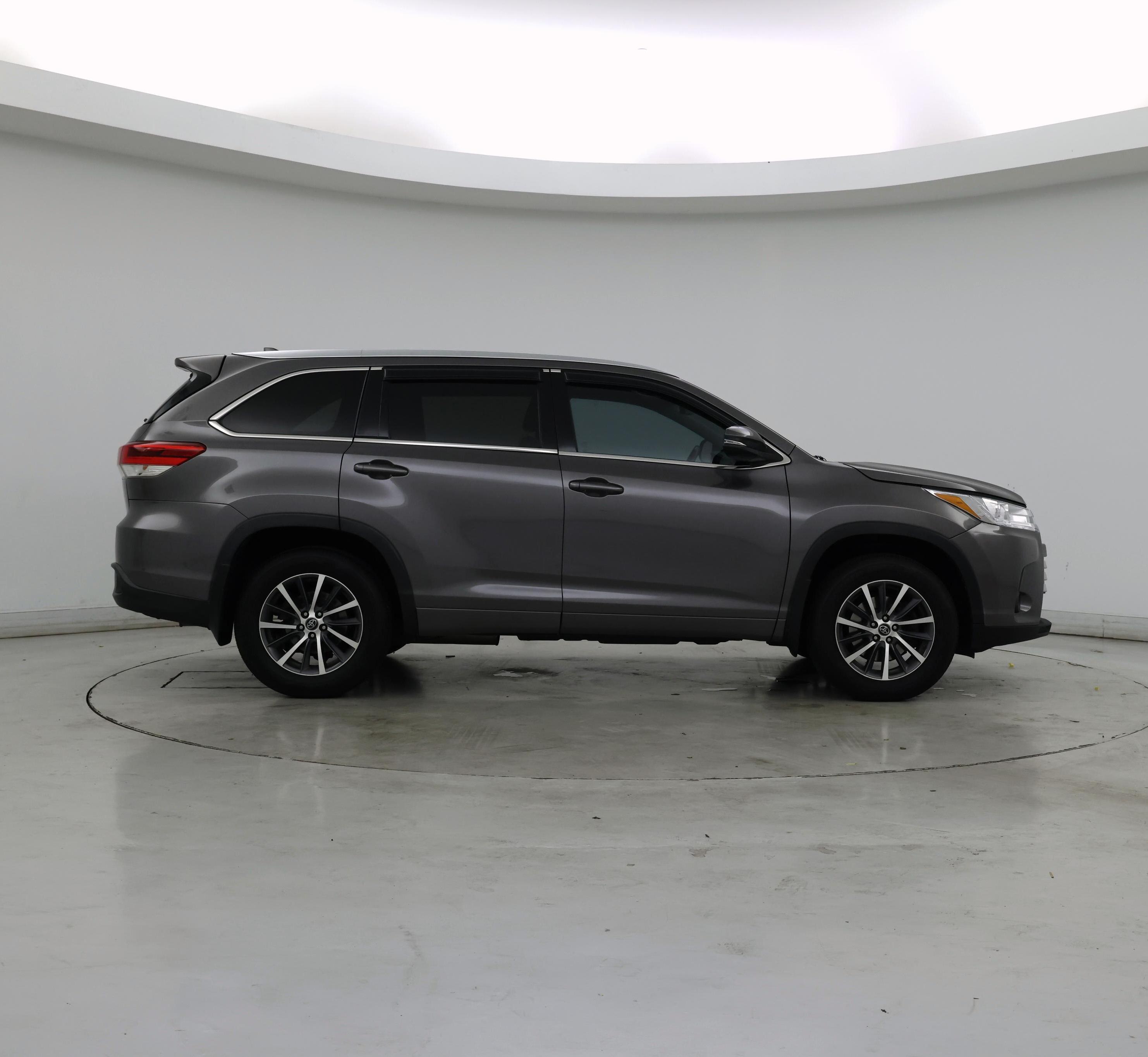 Thumbnail: 2018 Toyota Highlander - 7
