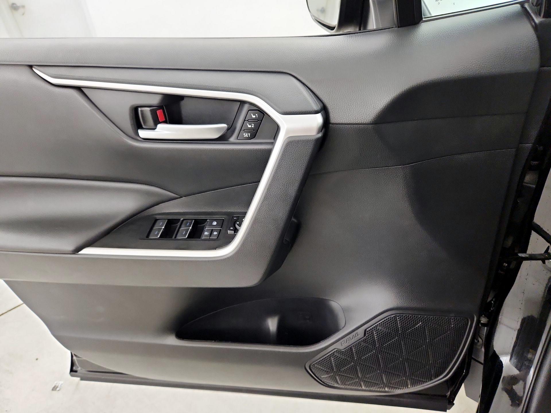 Thumbnail: 2024 Toyota RAV4 - 12