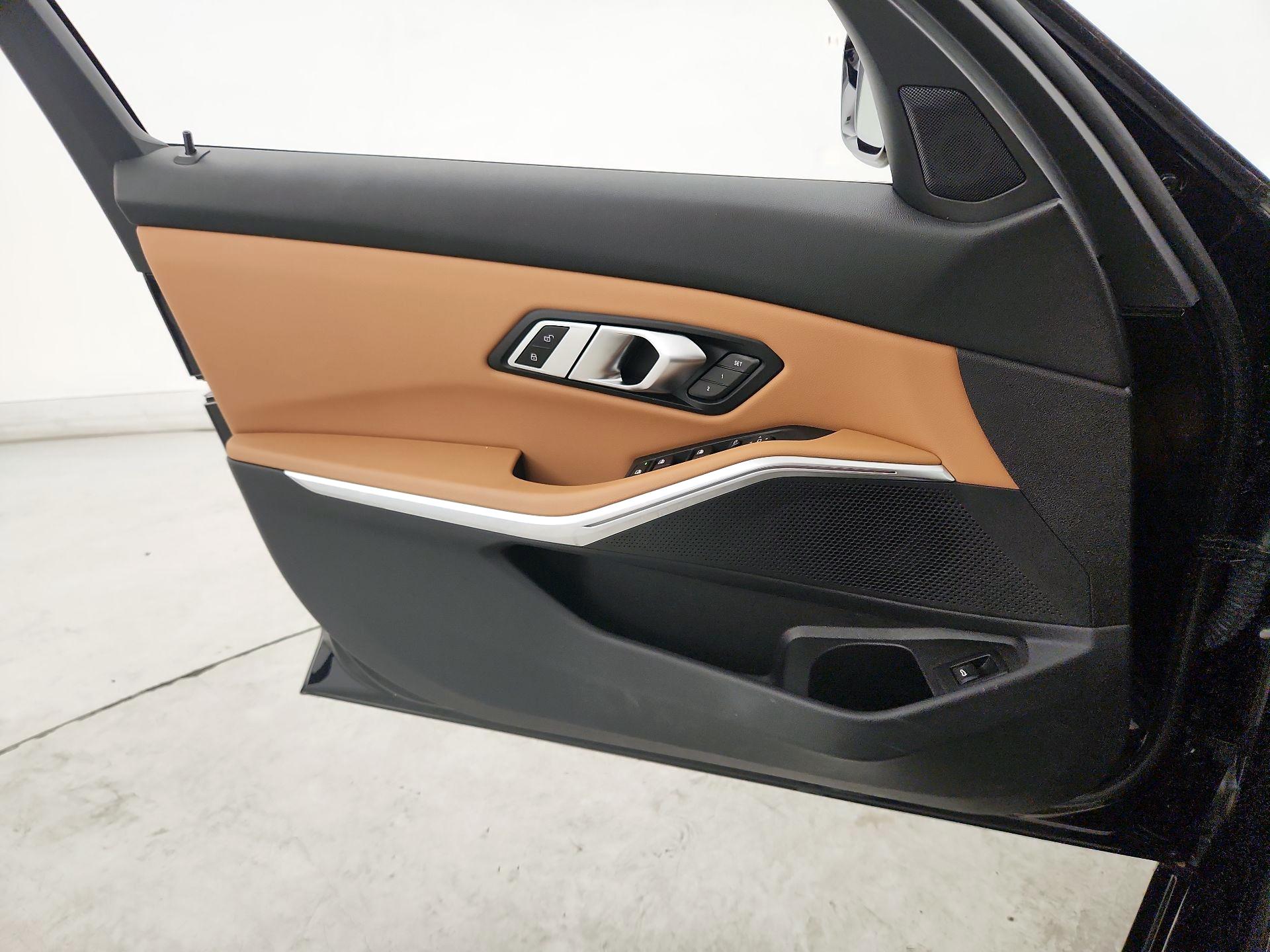 Thumbnail: 2022 BMW 3 Series - 12