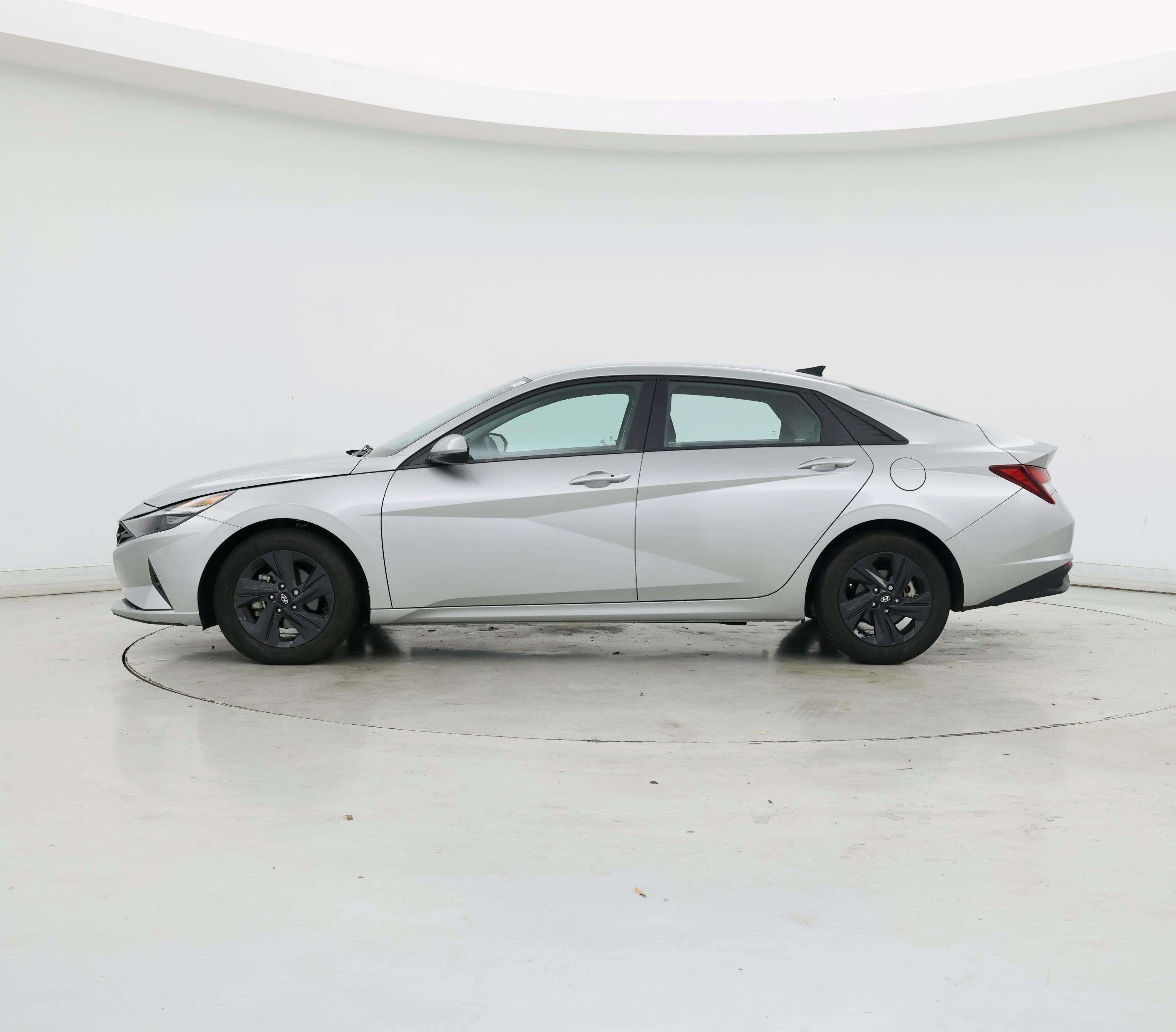 Thumbnail: 2022 Hyundai Elantra - 3