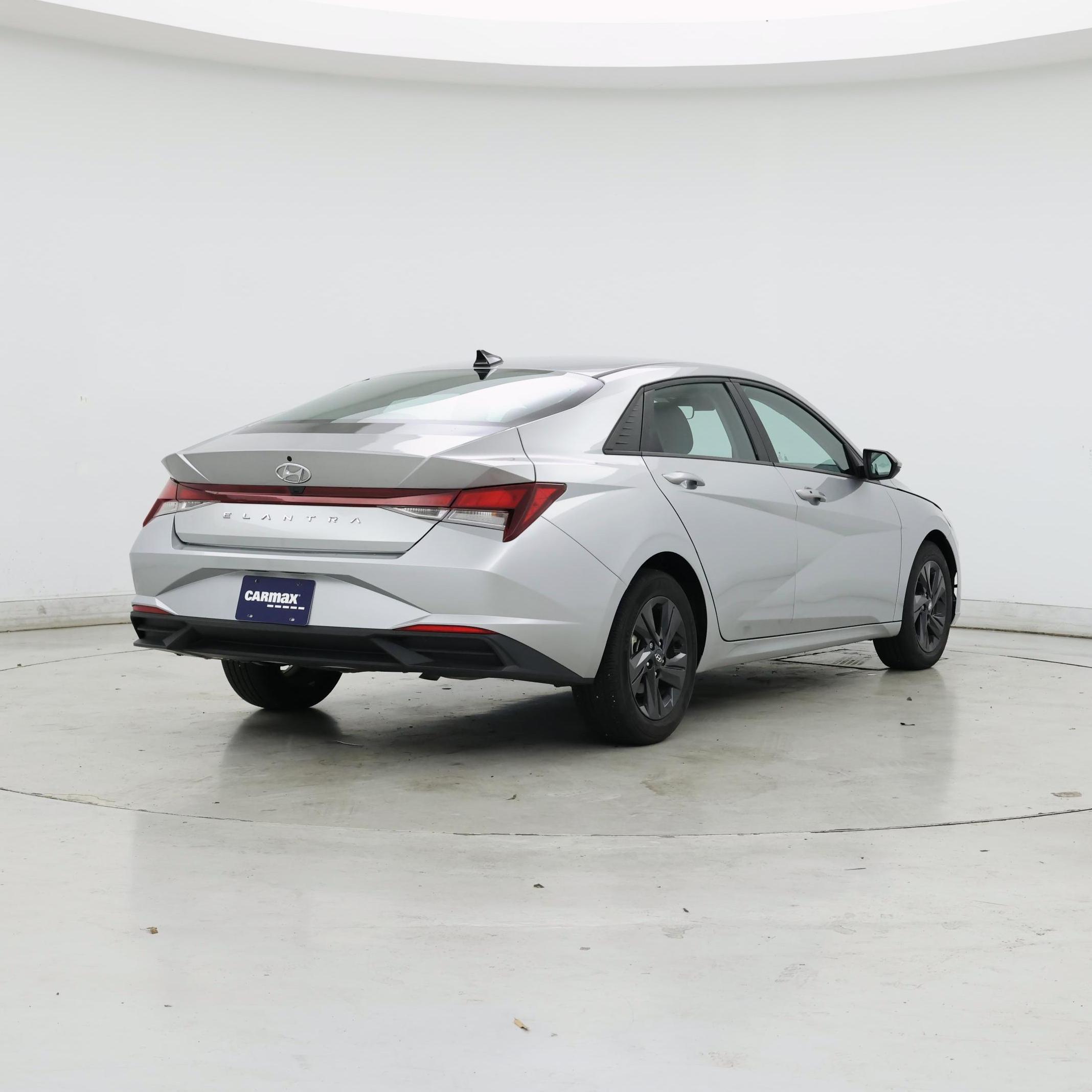 Thumbnail: 2022 Hyundai Elantra - 8