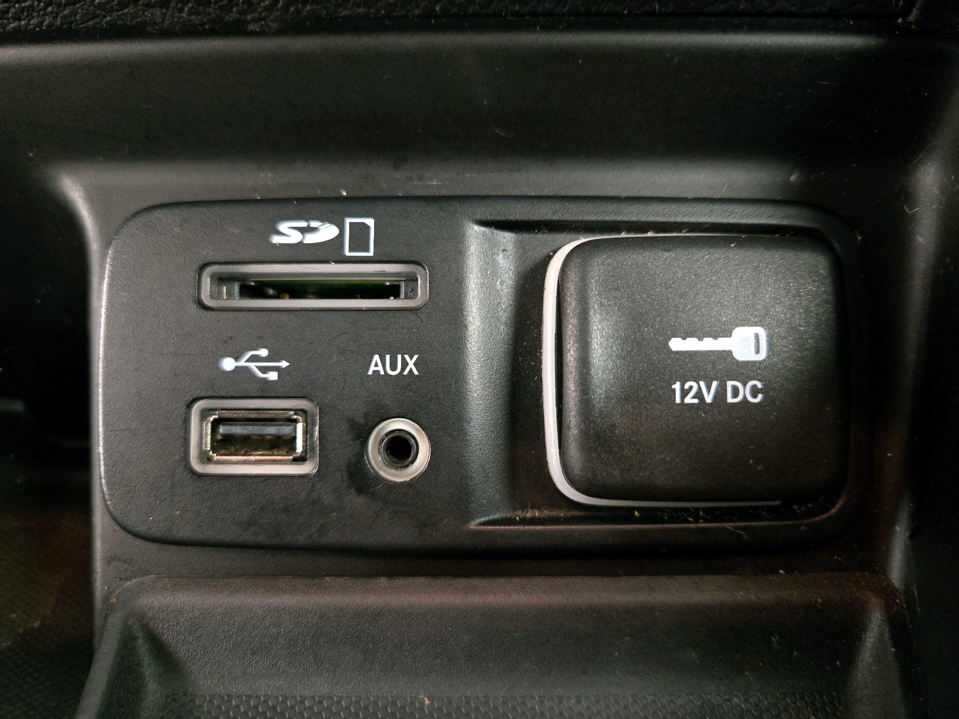 Thumbnail: 2014 Jeep Cherokee - 19