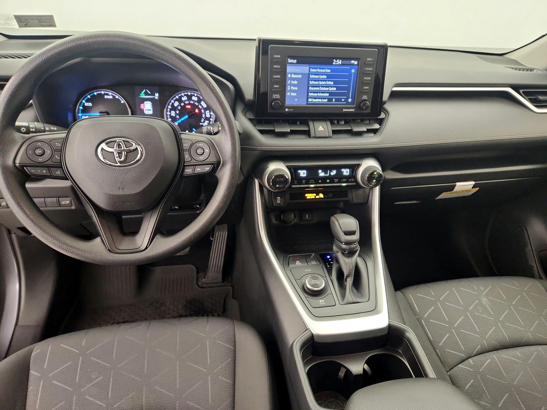 Thumbnail: 2021 Toyota RAV4 - 9