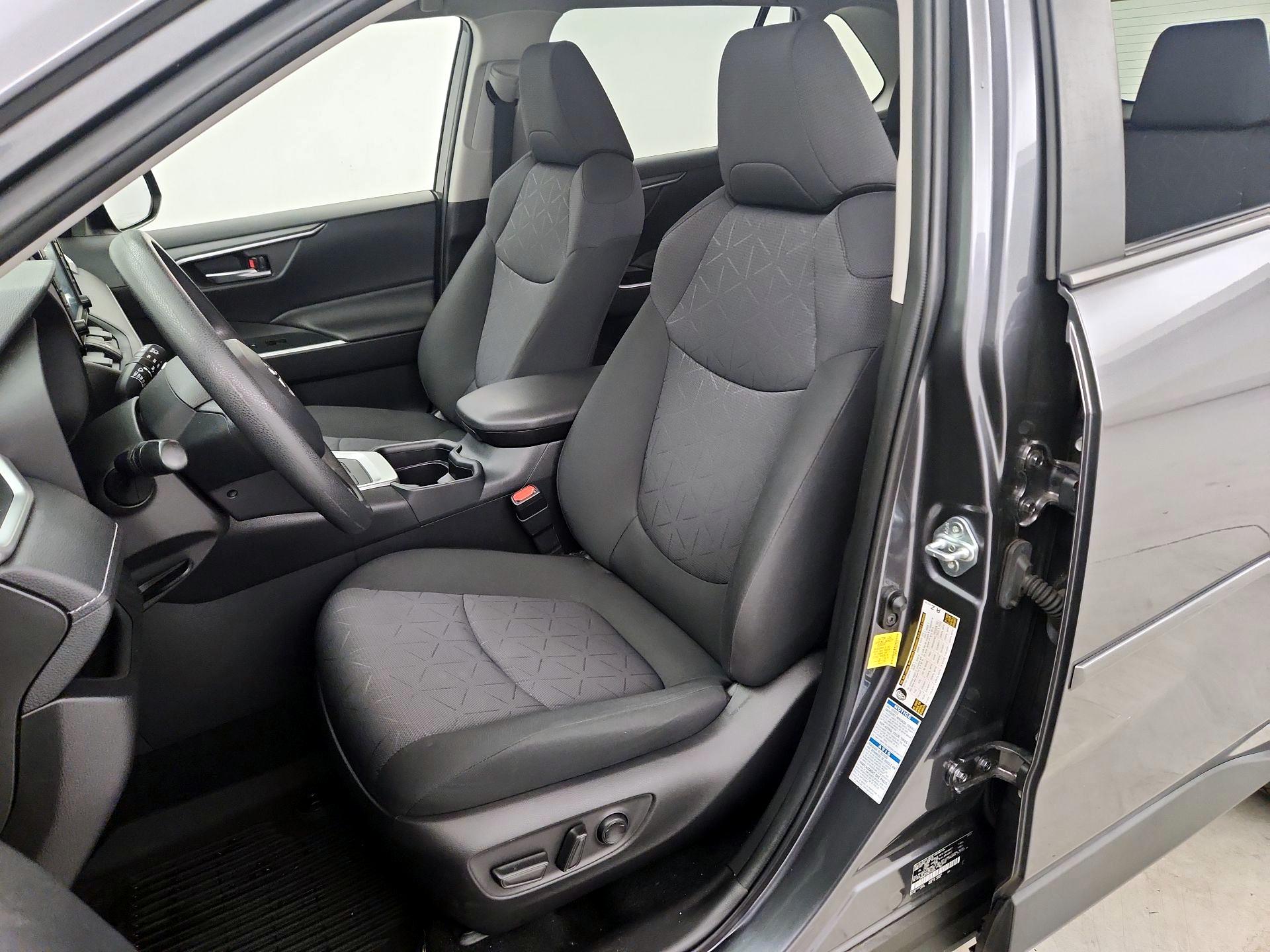 Thumbnail: 2021 Toyota RAV4 - 11