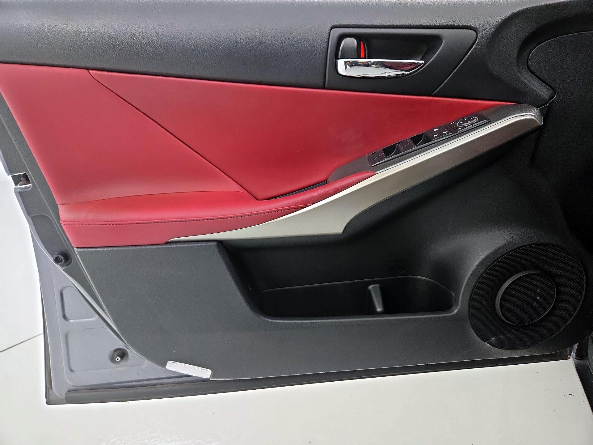Thumbnail: 2015 Lexus IS - 12