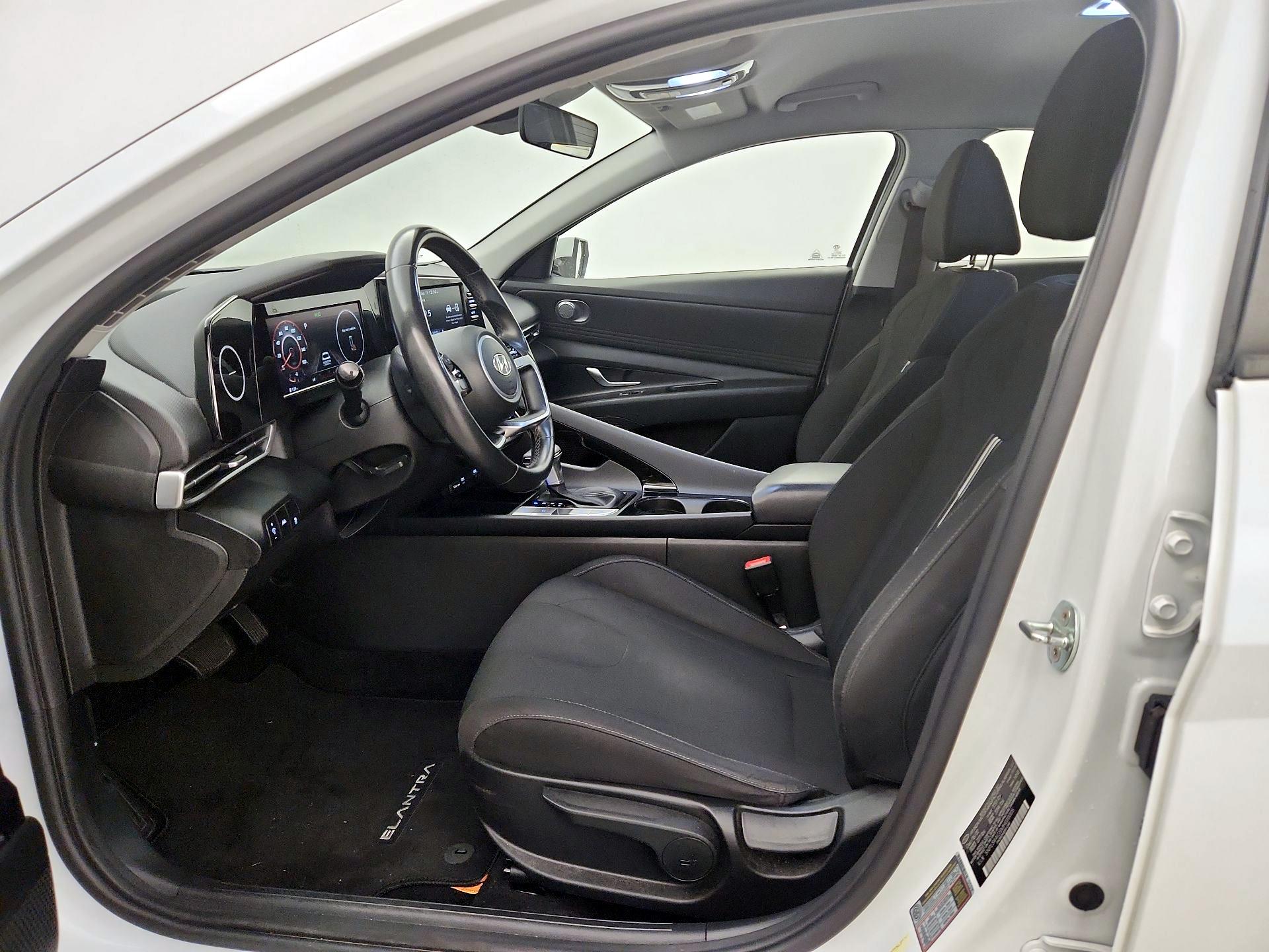 Thumbnail: 2021 Hyundai Elantra - 11