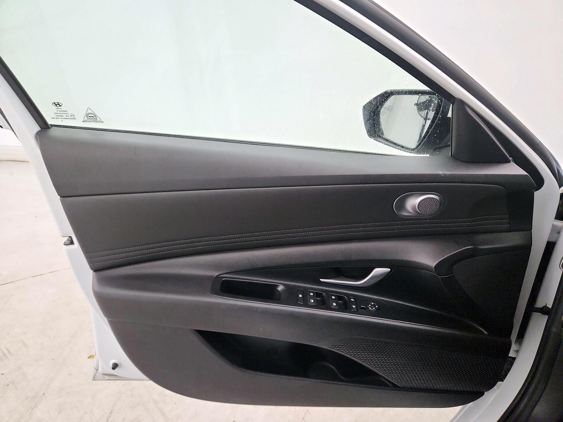 Thumbnail: 2021 Hyundai Elantra - 12