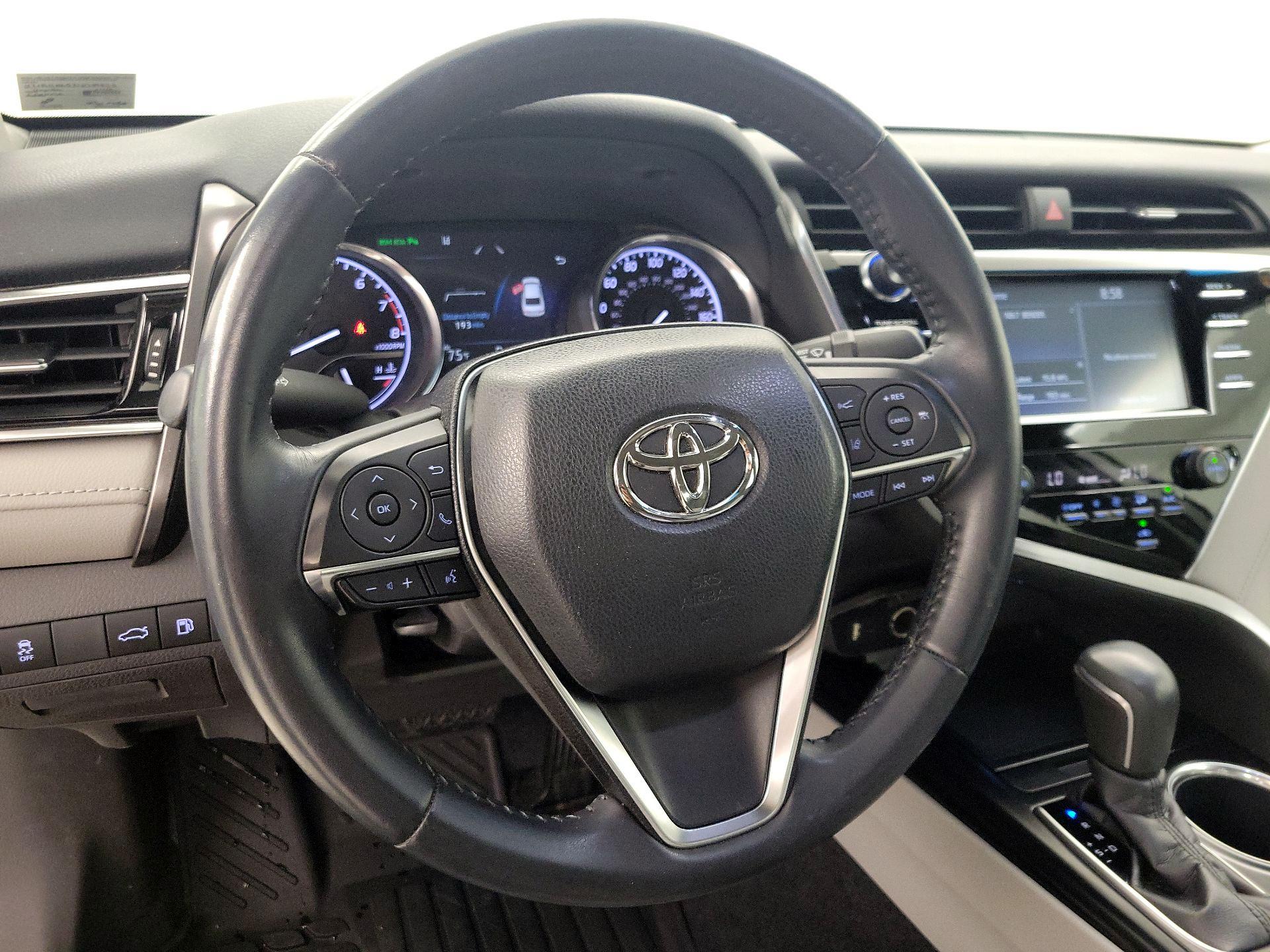Thumbnail: 2018 Toyota Camry - 10