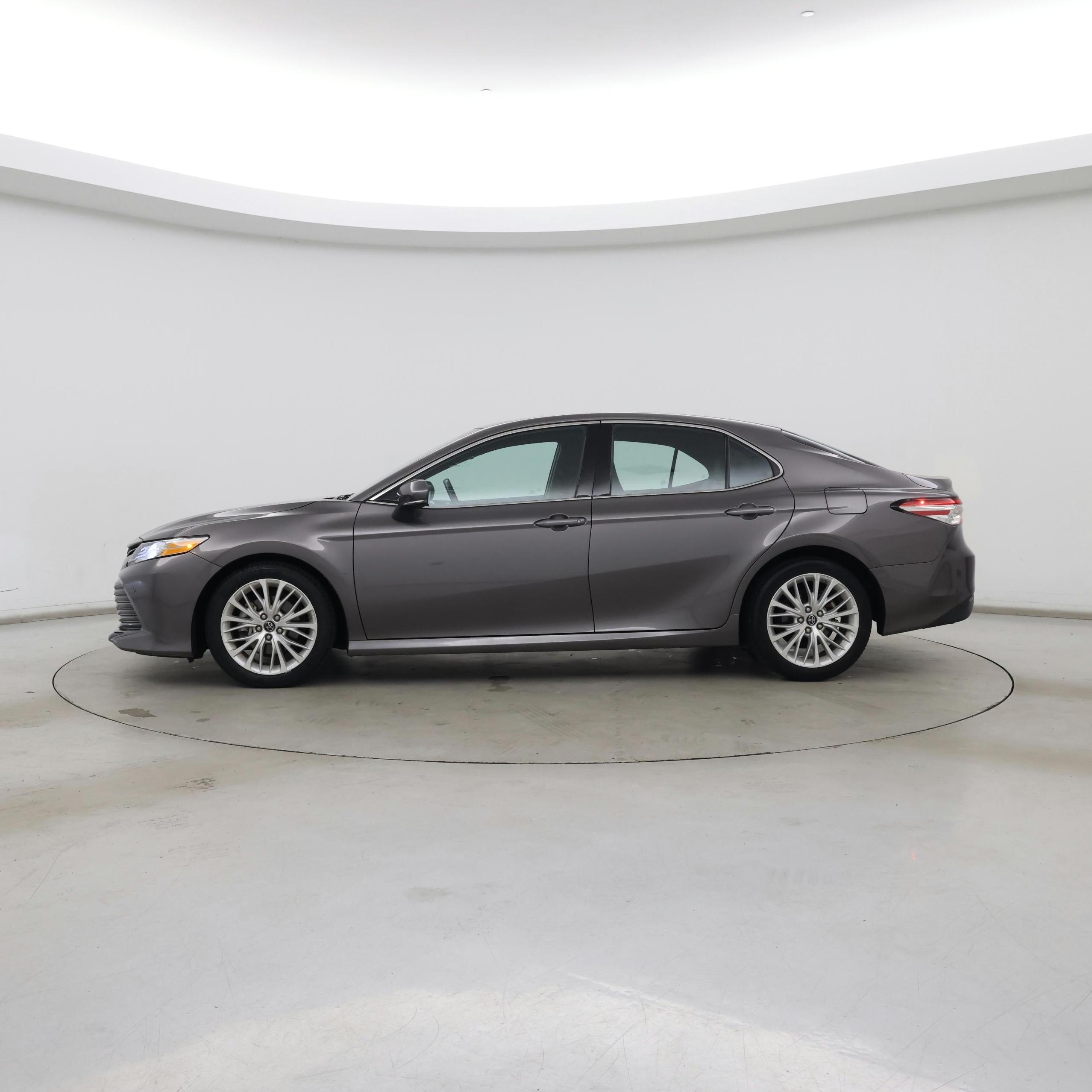 Thumbnail: 2018 Toyota Camry - 3