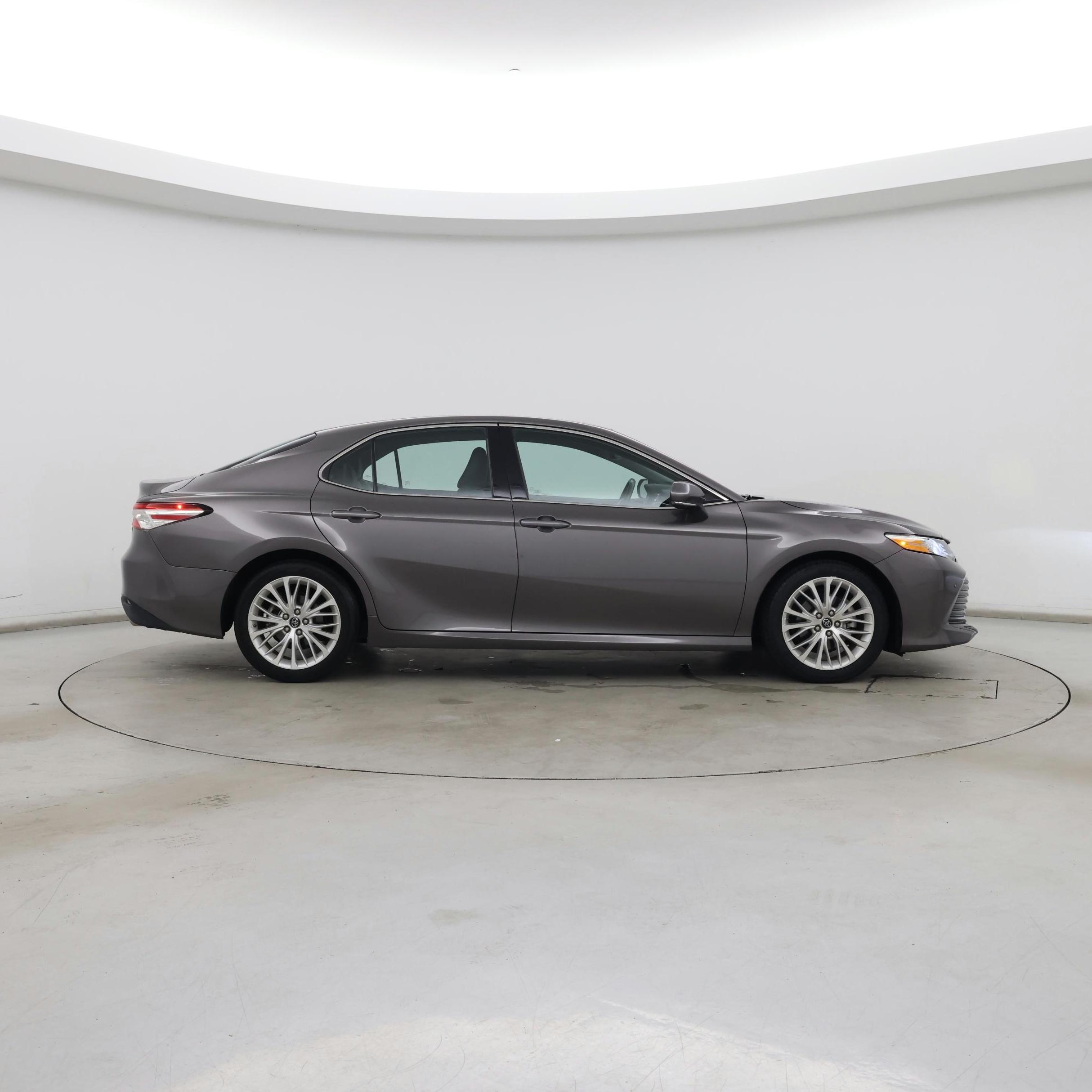 Thumbnail: 2018 Toyota Camry - 7