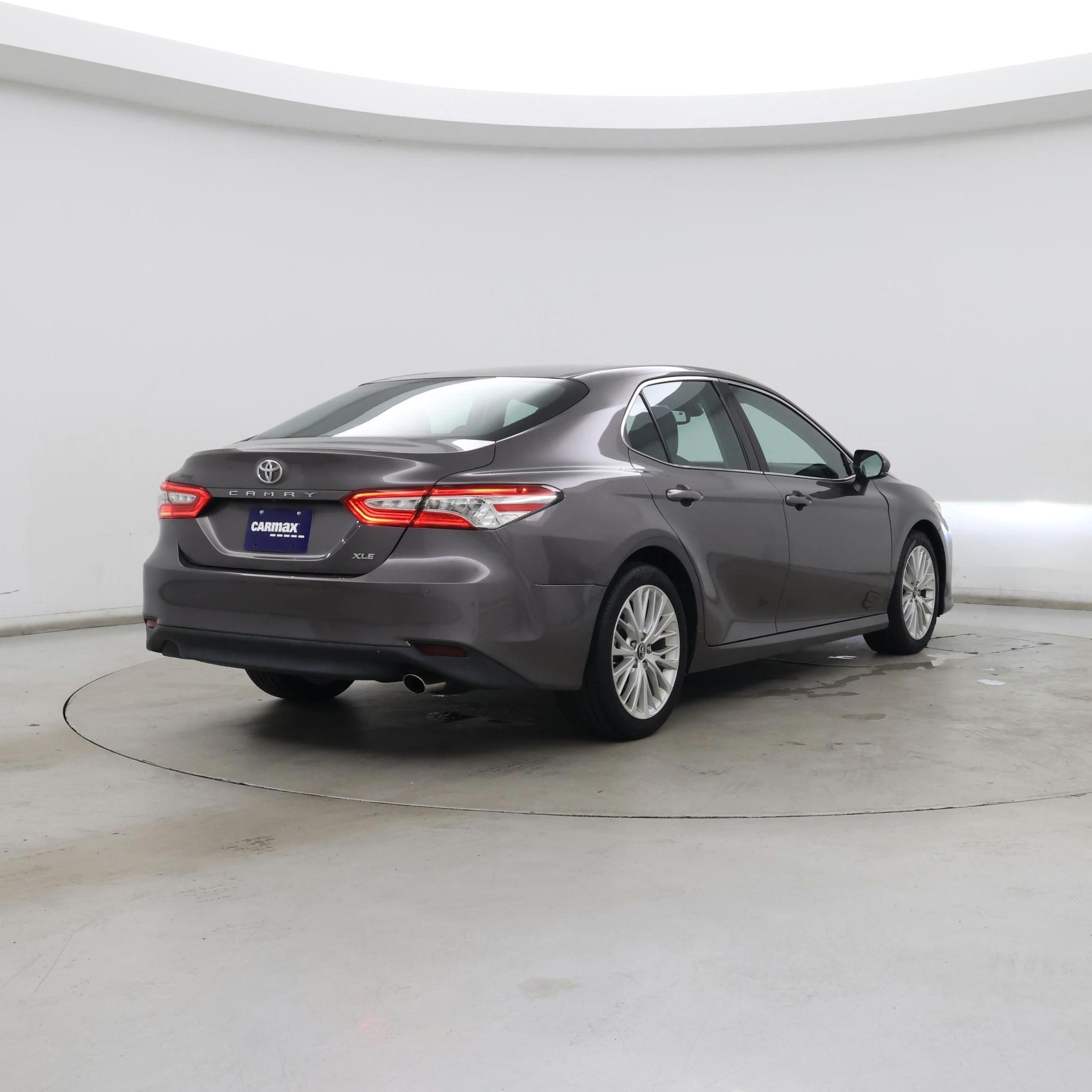 Thumbnail: 2018 Toyota Camry - 8