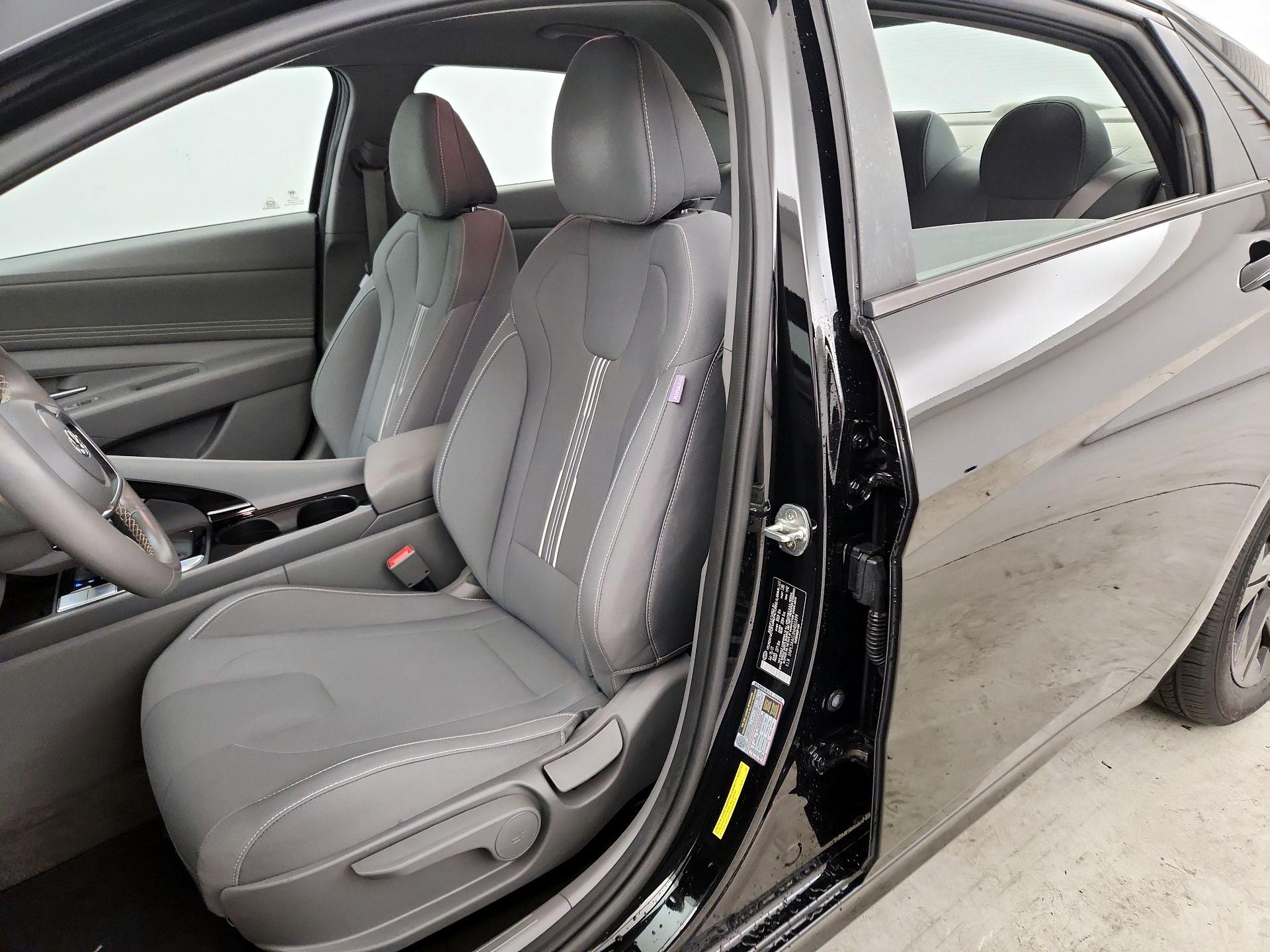 Thumbnail: 2022 Hyundai Elantra - 11