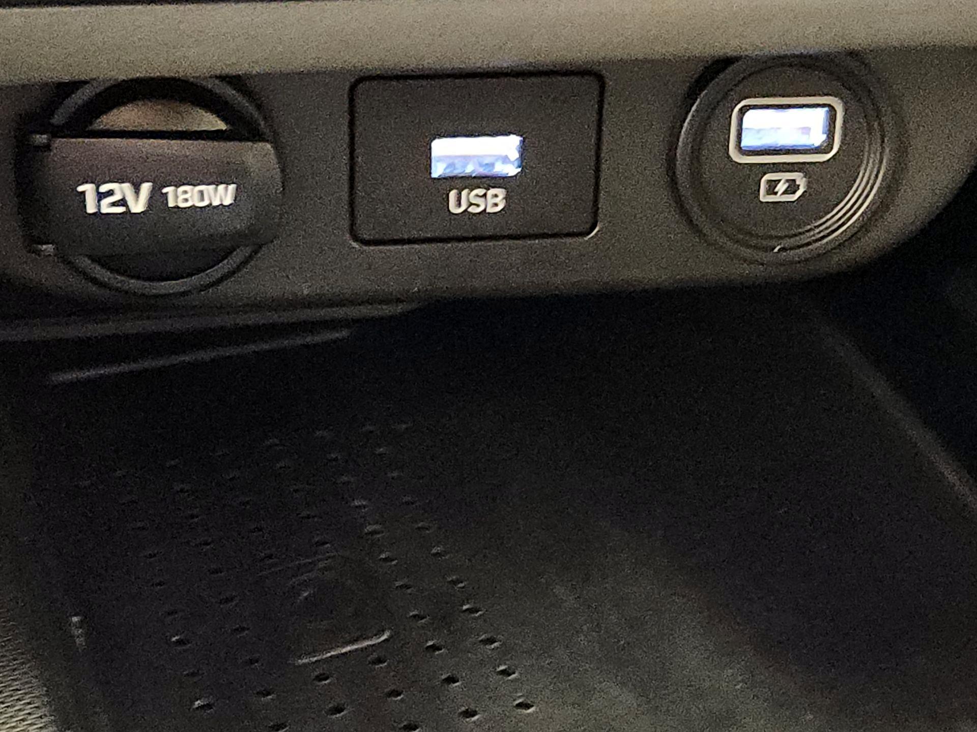 Thumbnail: 2022 Hyundai Elantra - 18