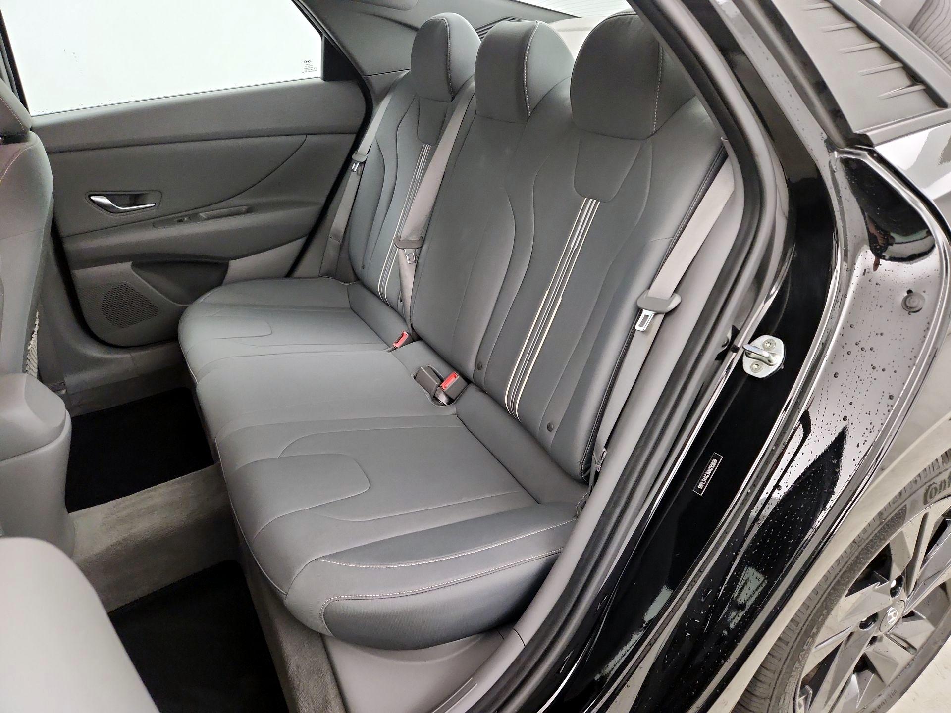 Thumbnail: 2022 Hyundai Elantra - 19