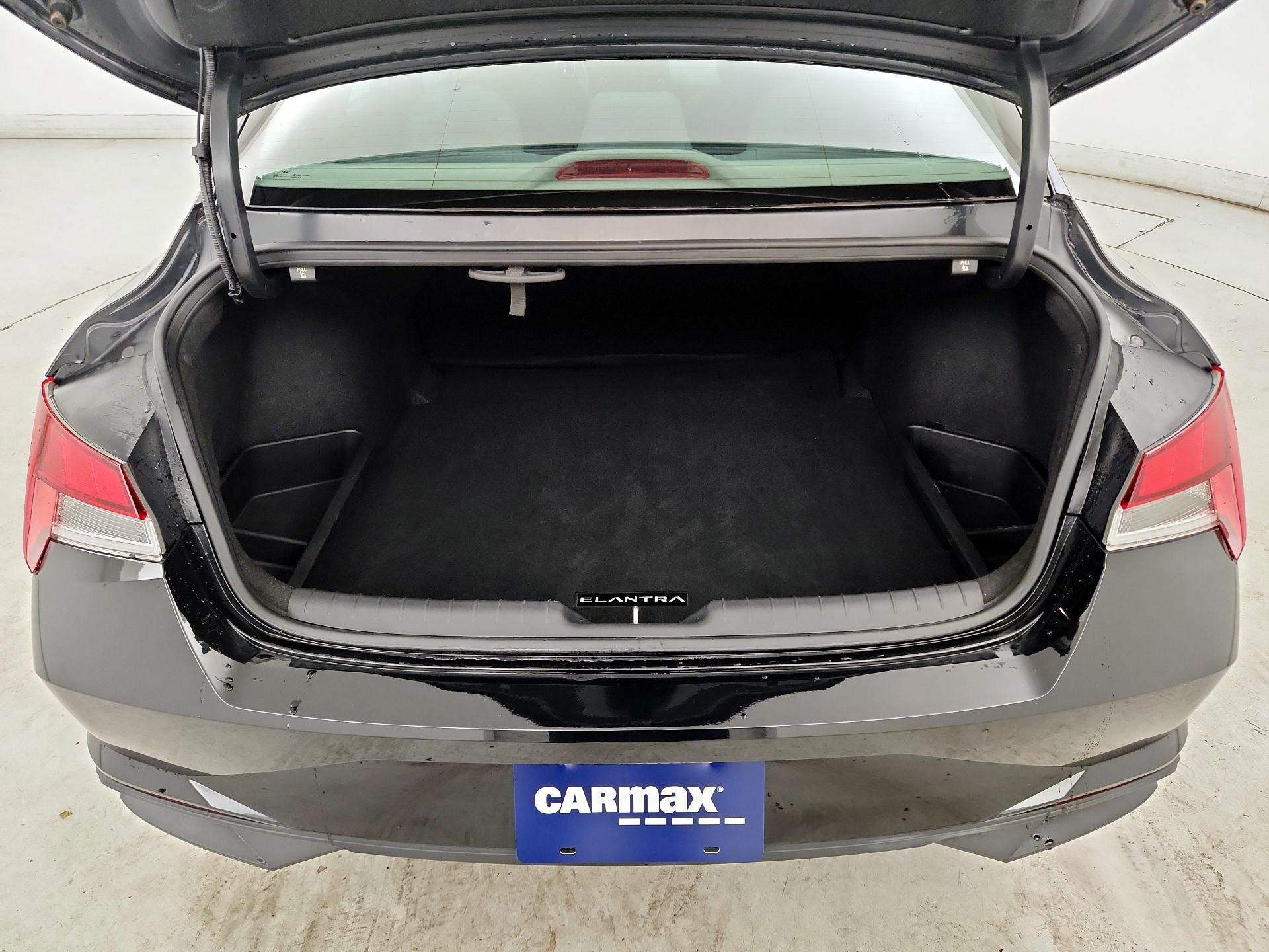 Thumbnail: 2022 Hyundai Elantra - 20