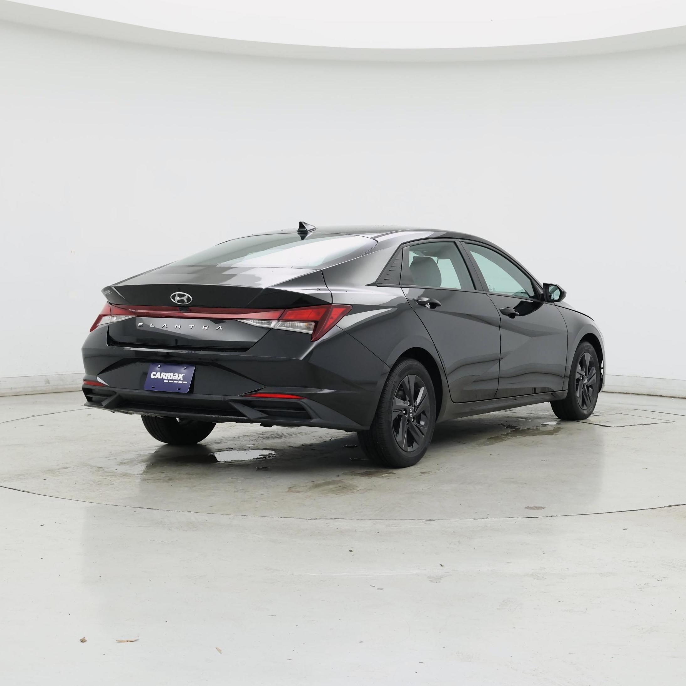 Thumbnail: 2022 Hyundai Elantra - 8