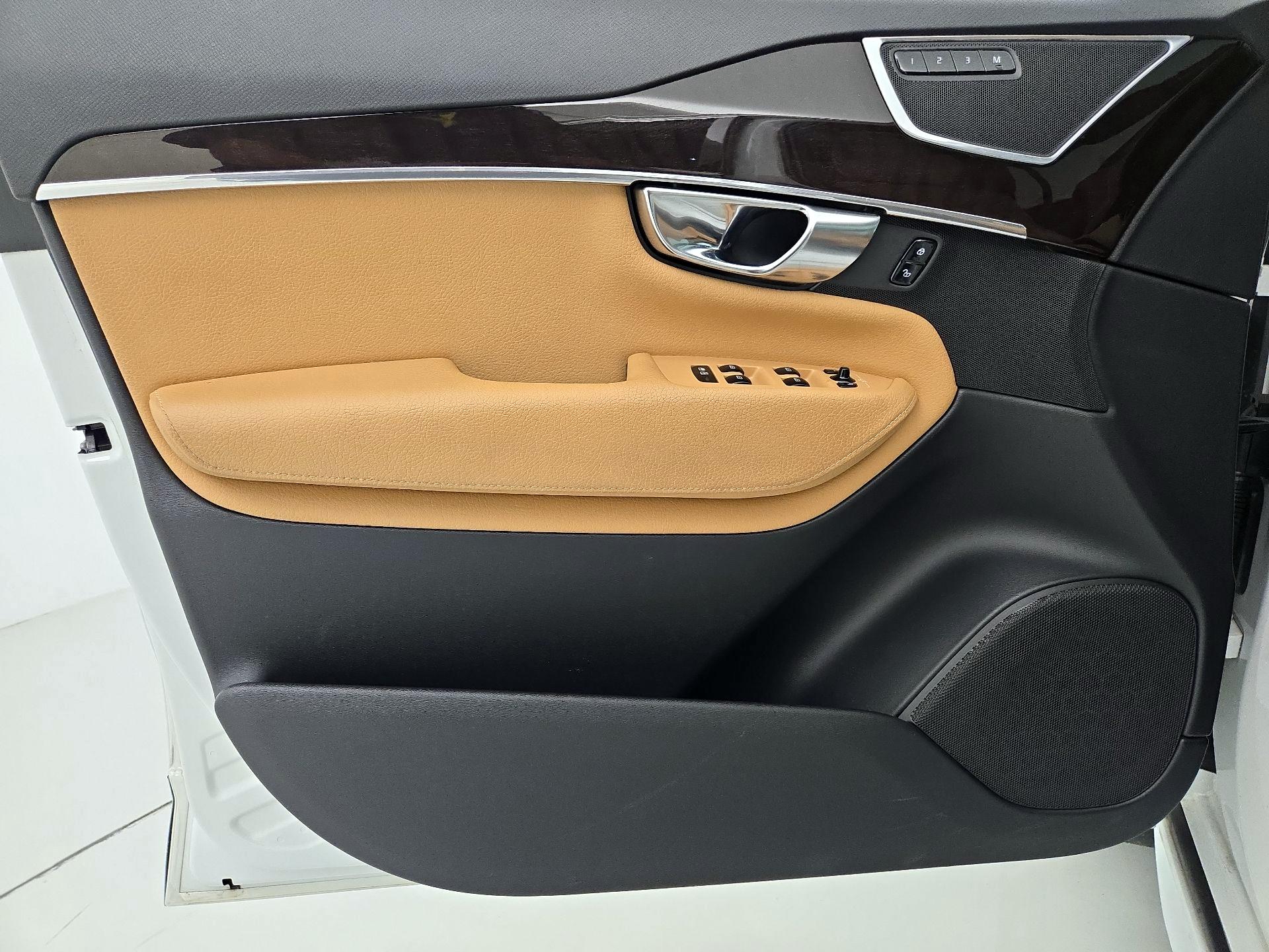 Thumbnail: 2019 Volvo XC90 - 12