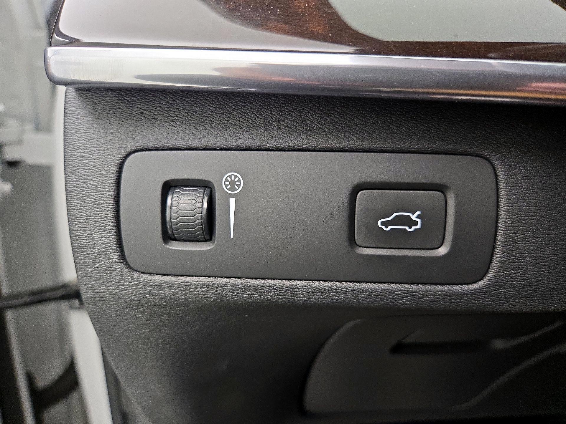 Thumbnail: 2019 Volvo XC90 - 13