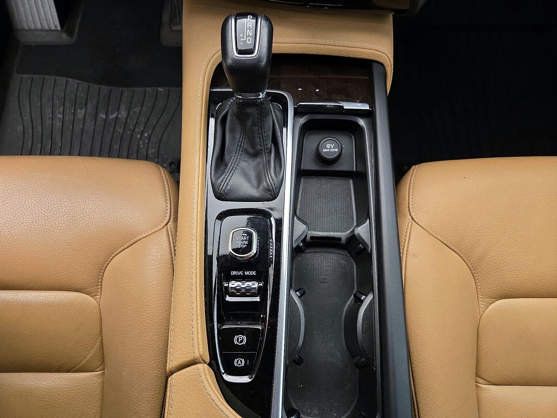 Thumbnail: 2019 Volvo XC90 - 17