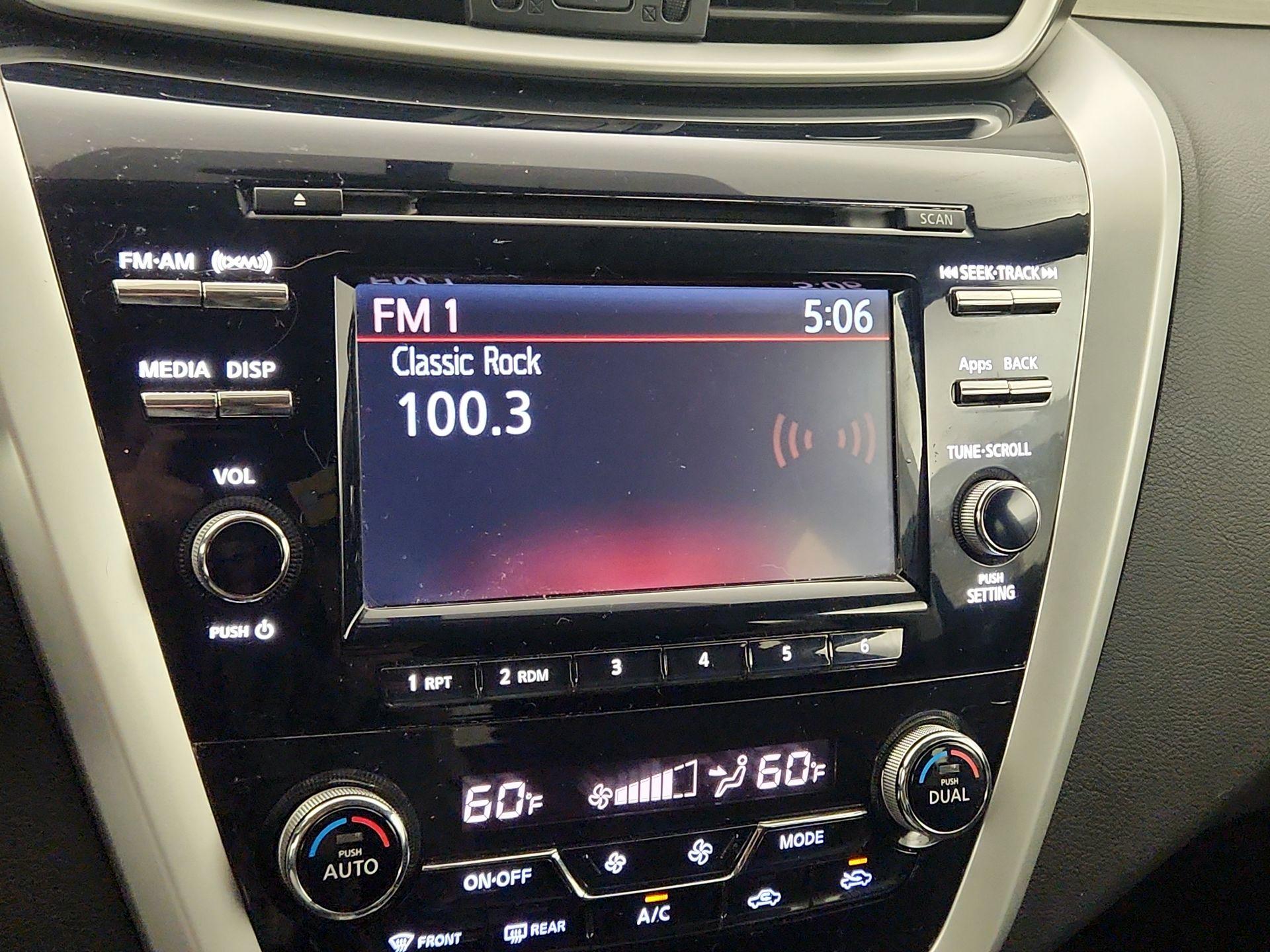 Thumbnail: 2016 Nissan Murano - 15