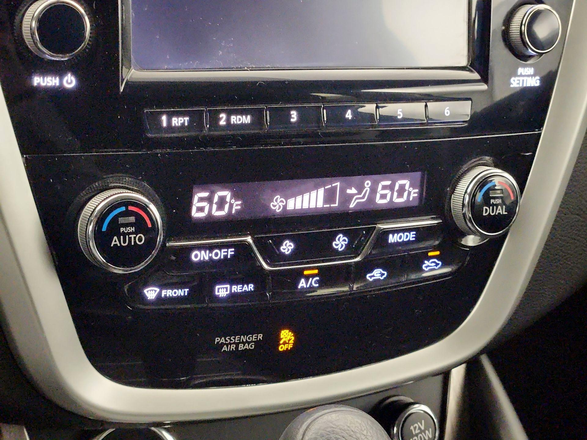 Thumbnail: 2016 Nissan Murano - 16
