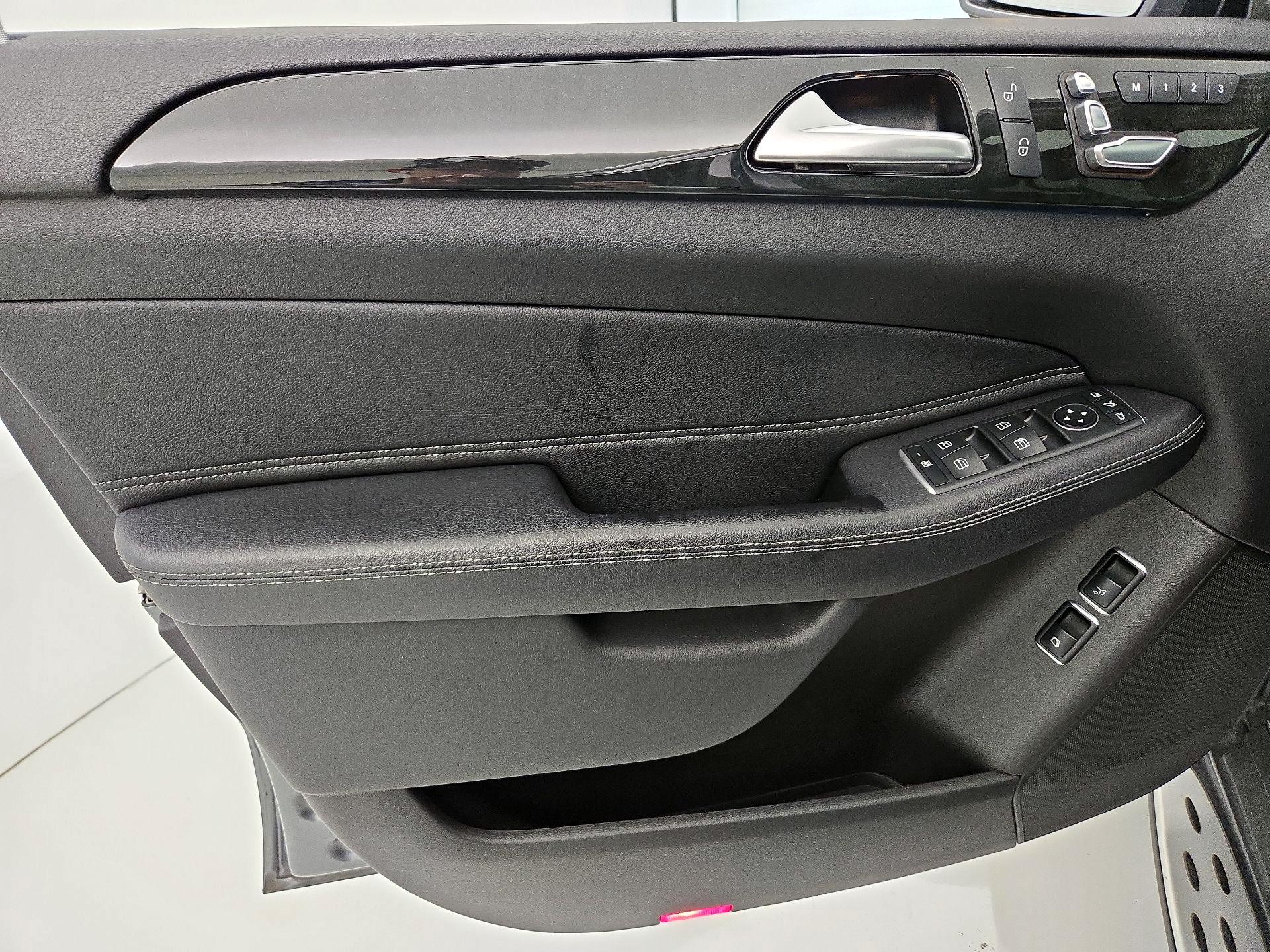 Thumbnail: 2019 Mercedes-Benz GLS - 12