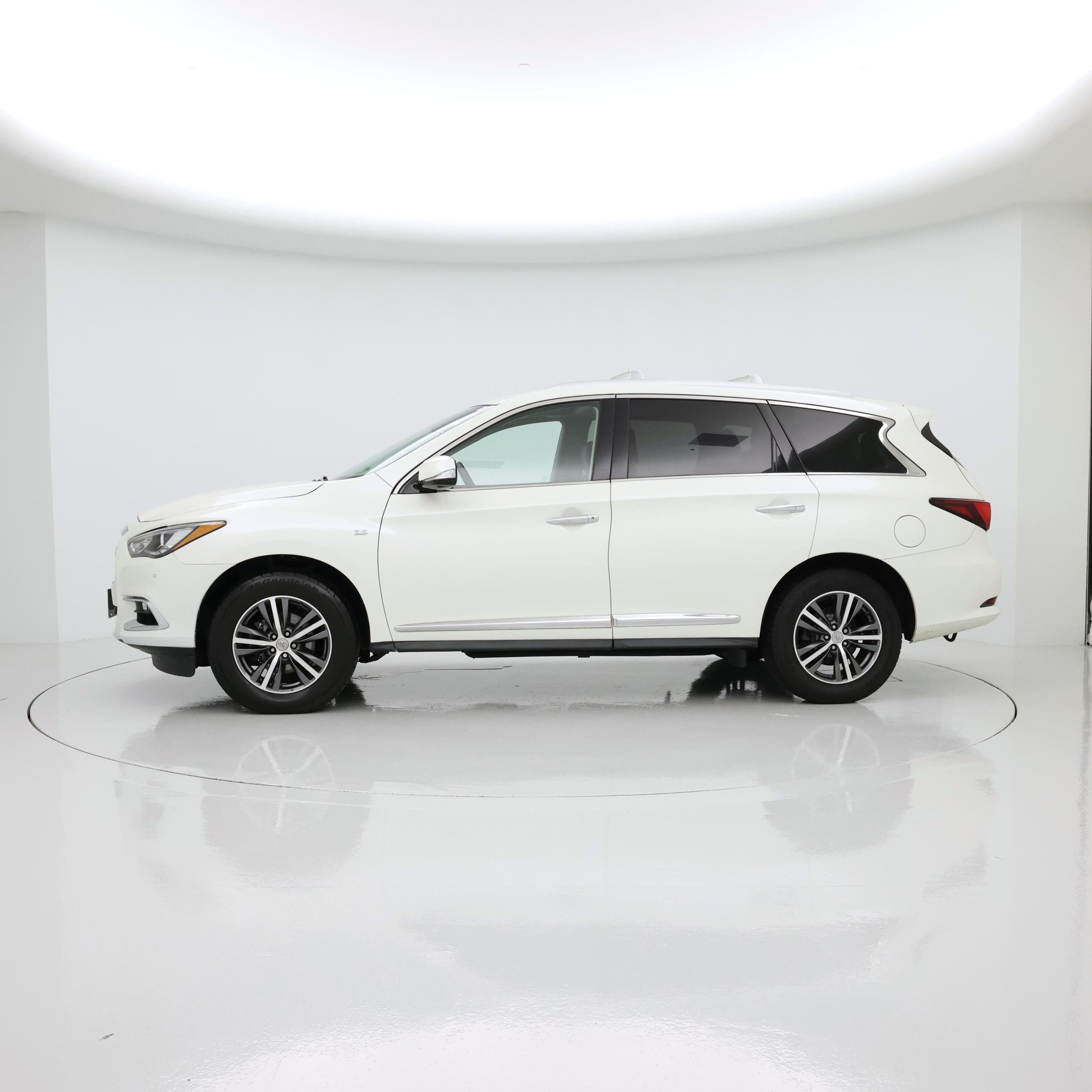 Thumbnail: 2017 INFINITI QX60 - 3
